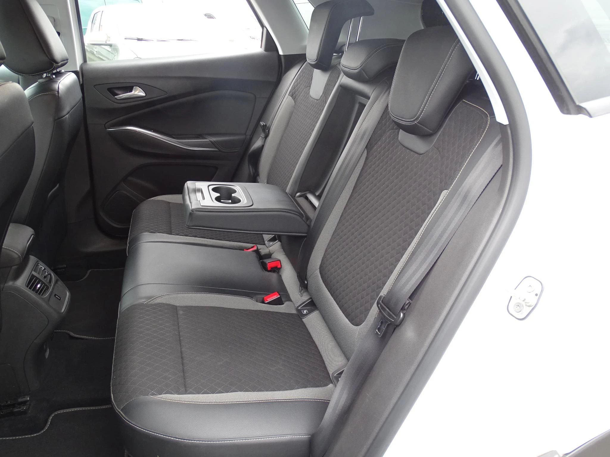 Opel-Grandland X-image-10