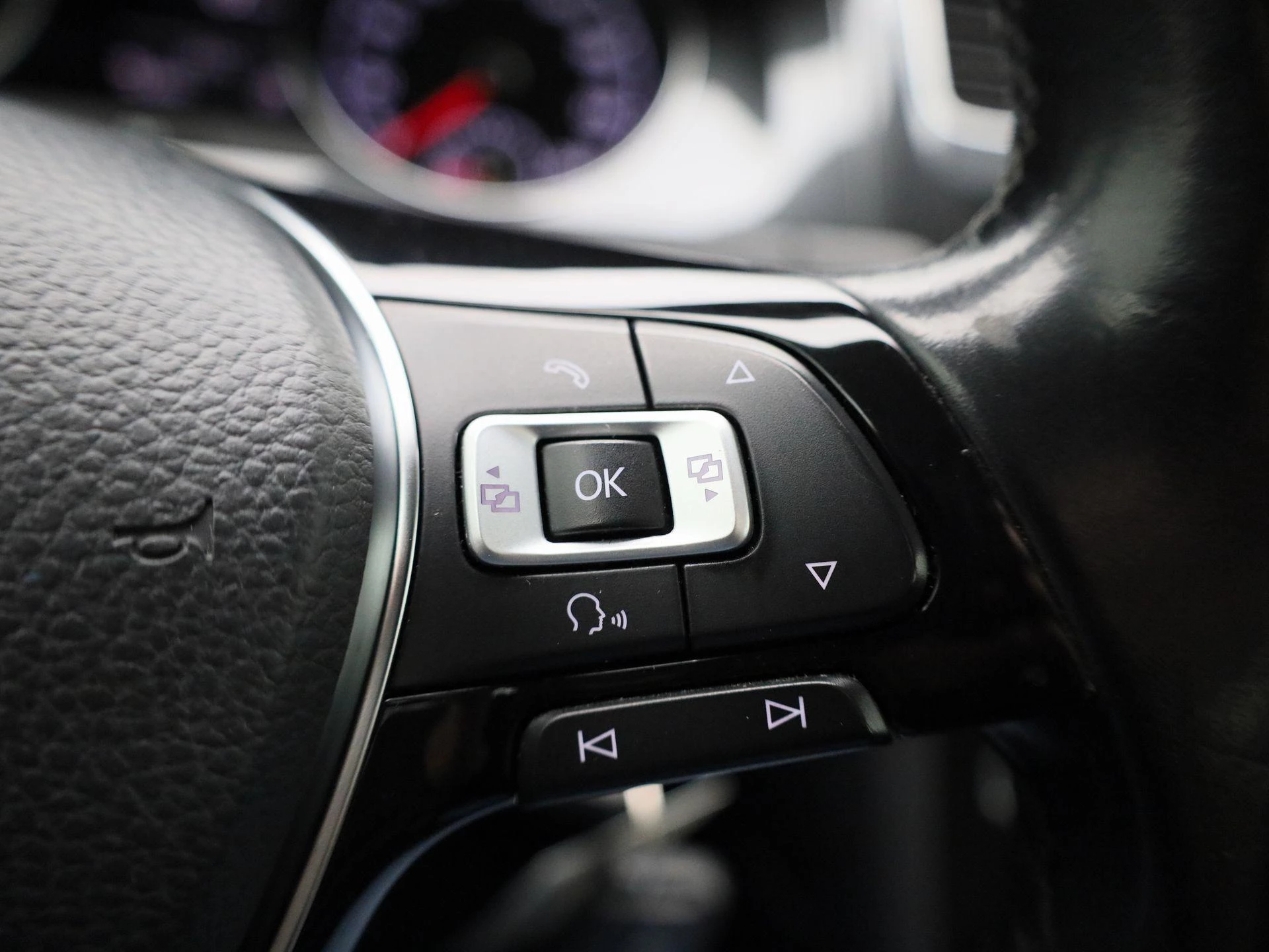 Volkswagen-Golf-image-15