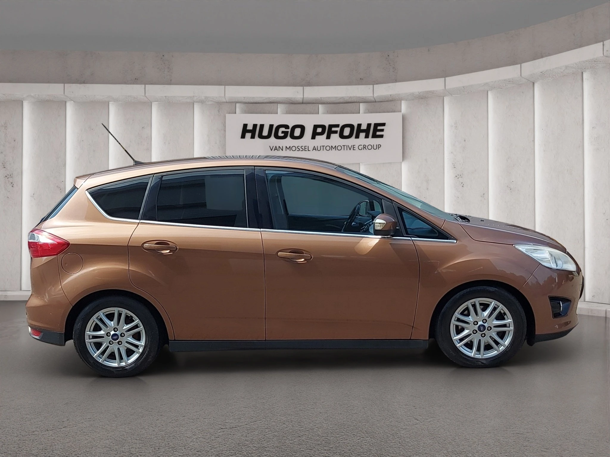 Ford-C-MAX-image-5
