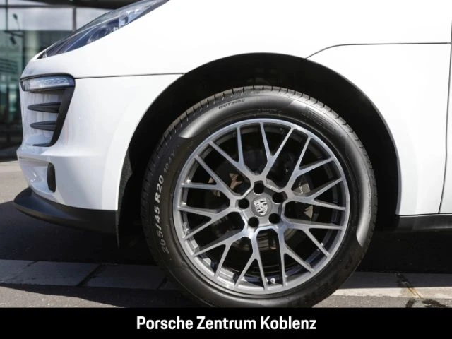 Porsche-Macan-image-24