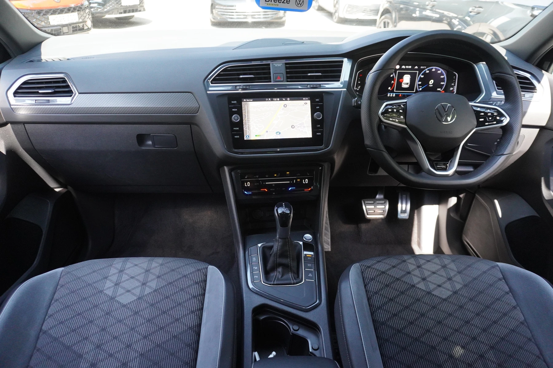 Volkswagen-Tiguan-image-7