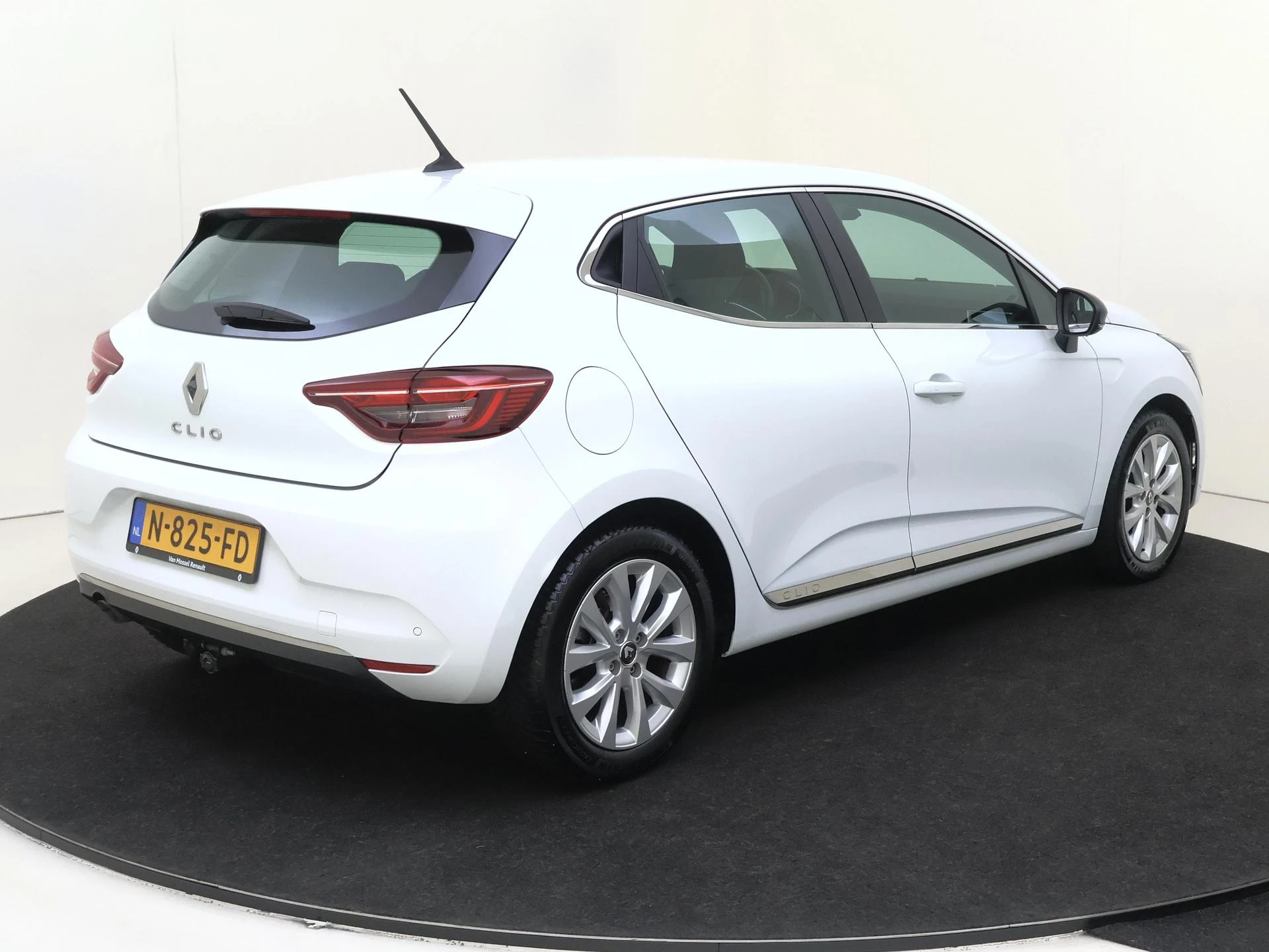 Renault-Clio-image-5