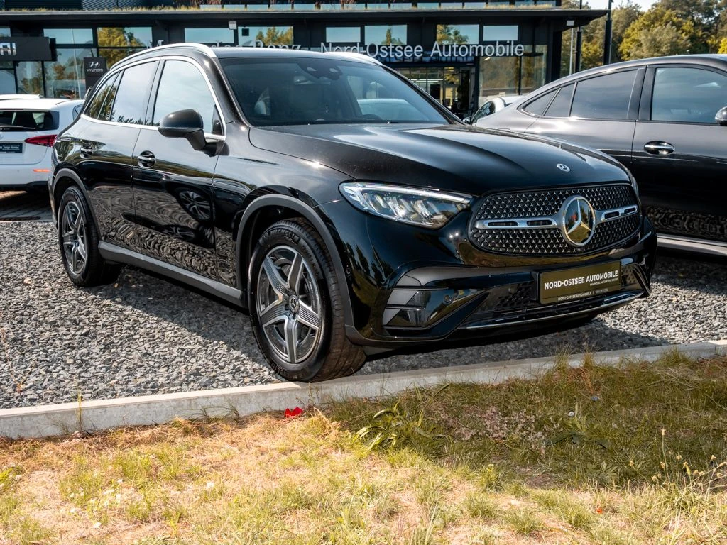 Mercedes-Benz-GLC 300 d-image-4