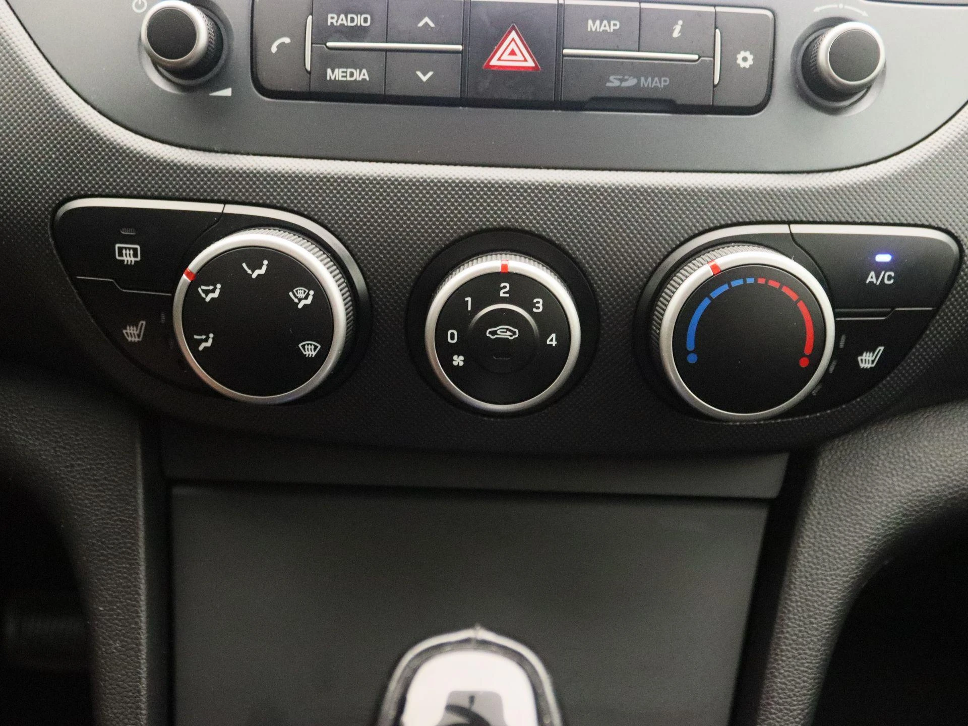 Hyundai-i10-image-9