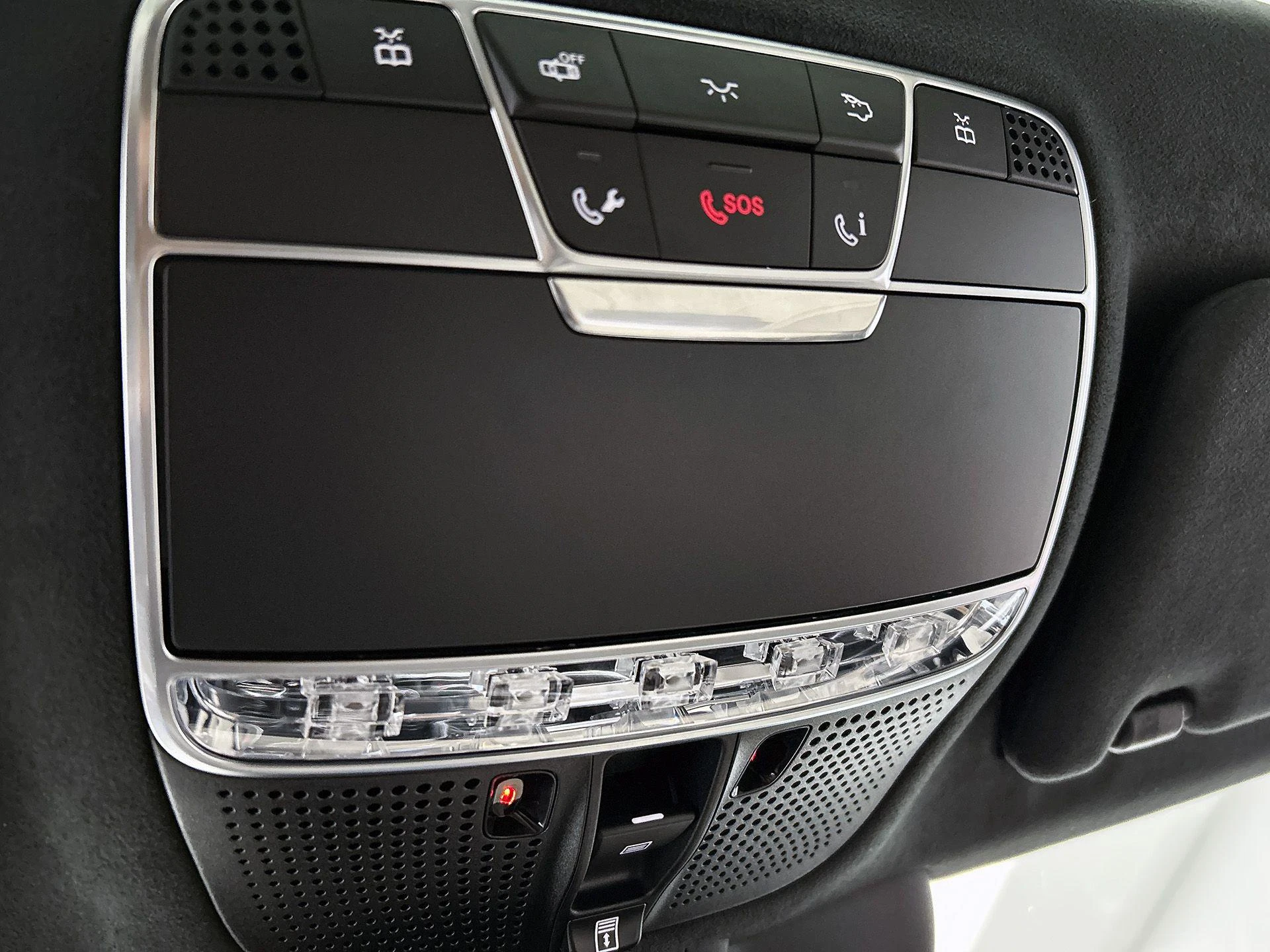 Mercedes-Benz-S-Klasse-image-15