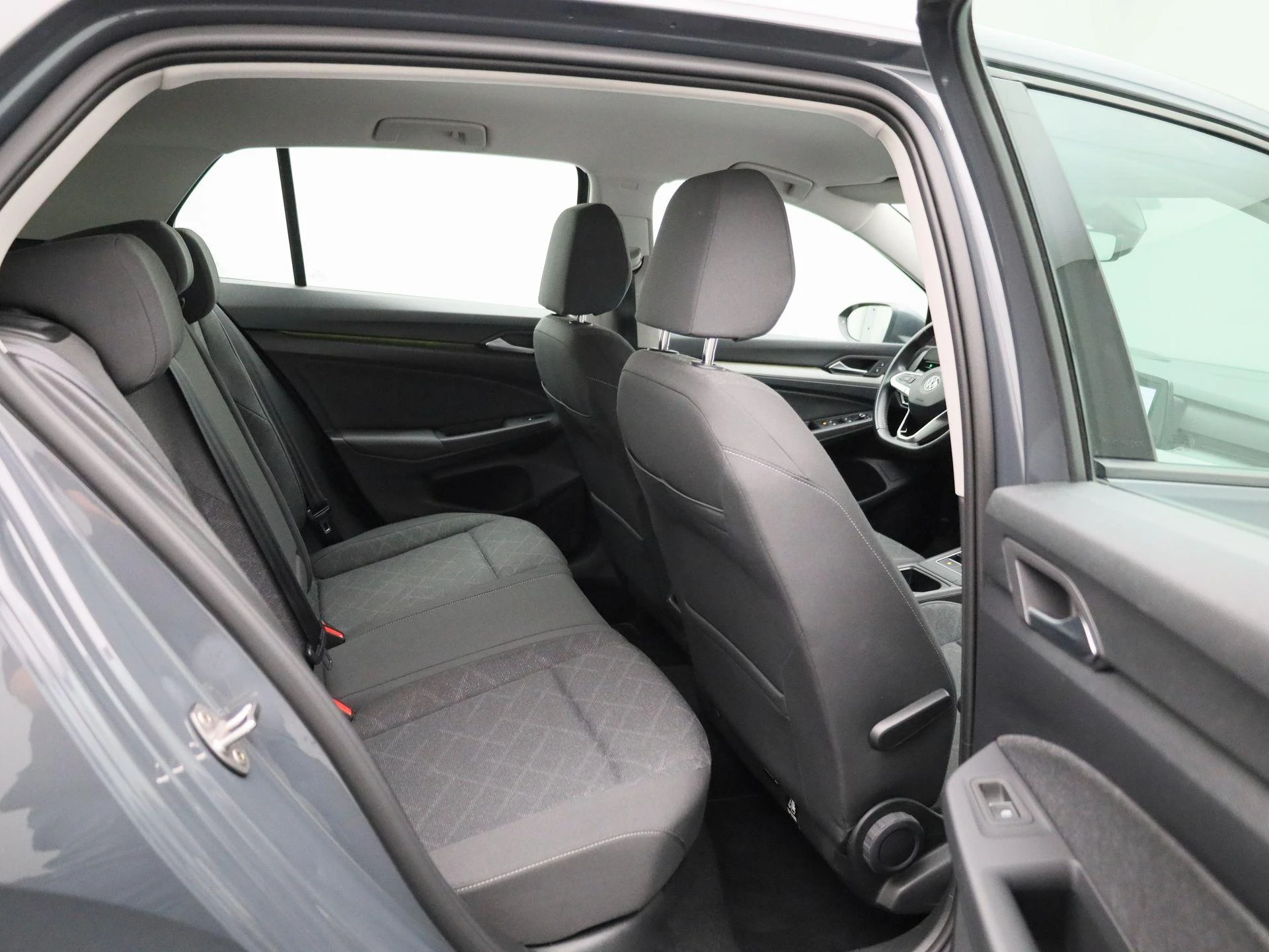 Volkswagen-Golf-image-35