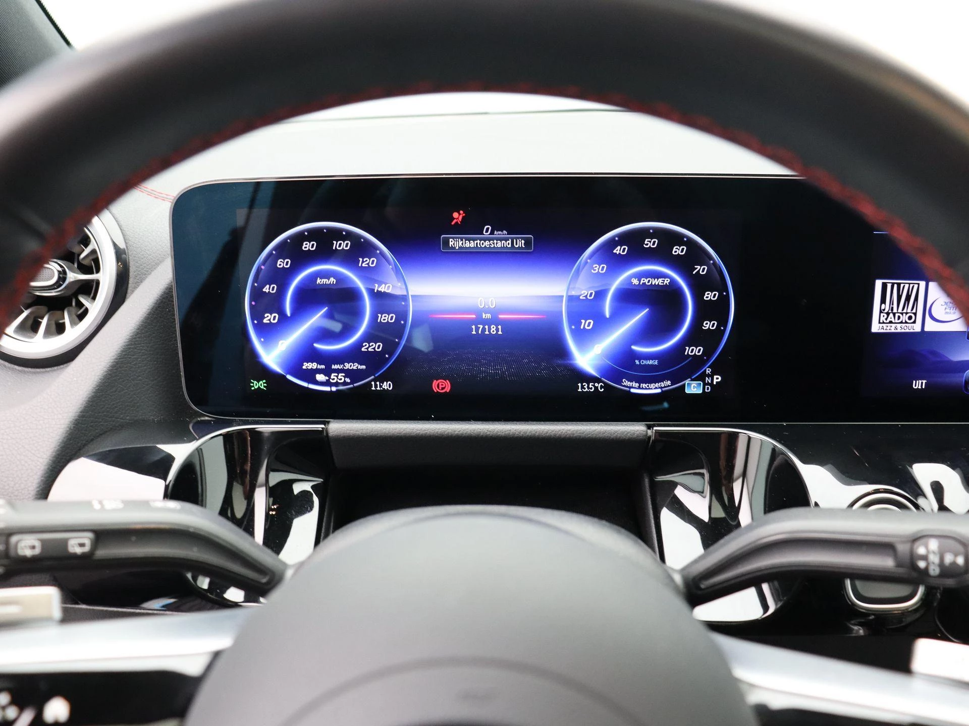 Mercedes-Benz-EQA-image-8