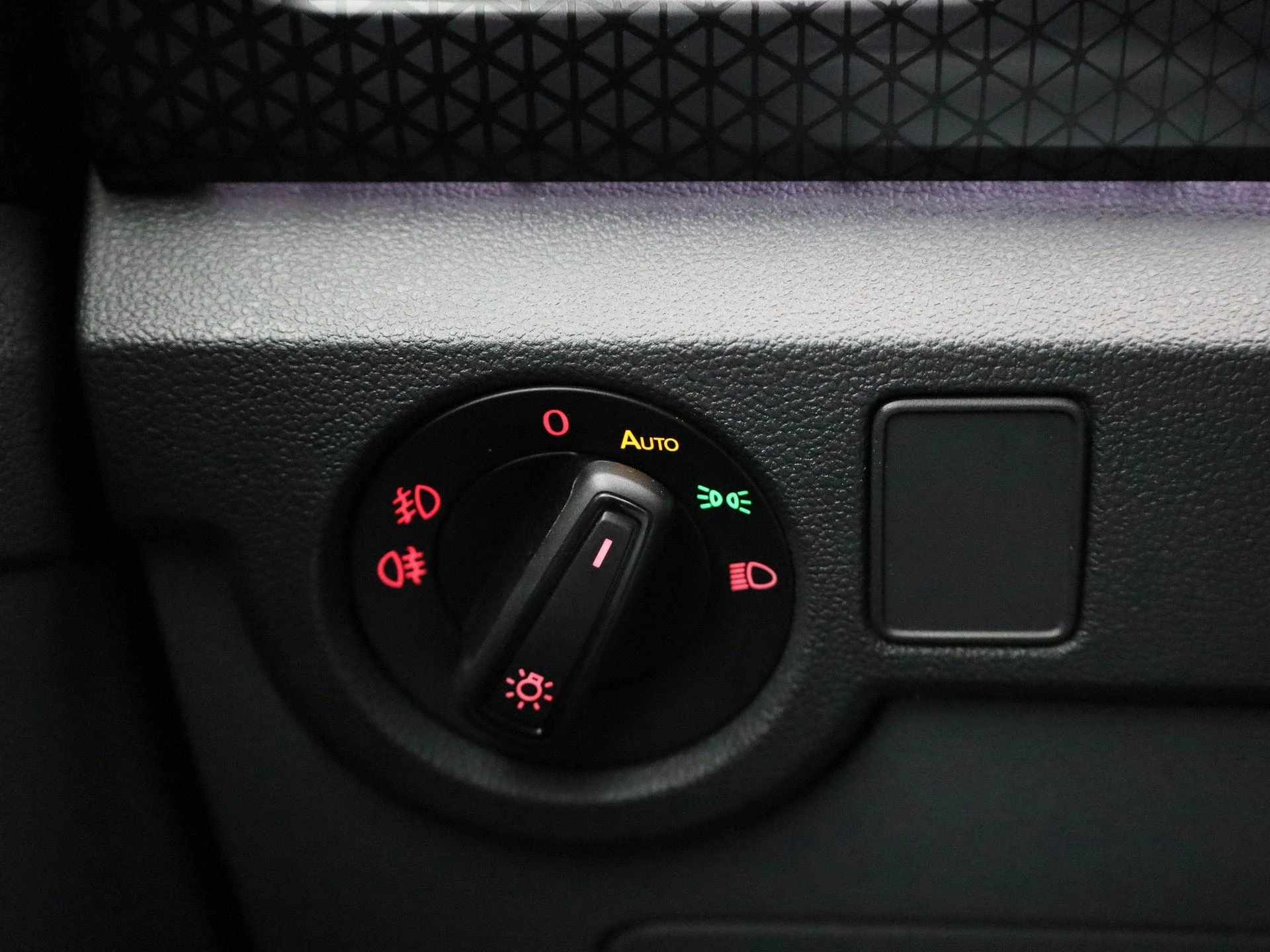 Volkswagen-T-Cross-image-25