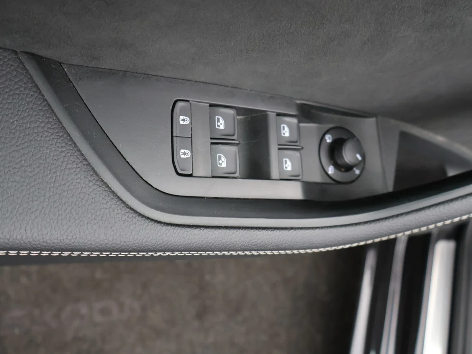 Škoda Superb Combi PHEV Superb Wagon Sportline 1.4TSI iV 218PK *AUTOMAAT*PANODAK*LEDER*TREKHAAK*CAM*CRUISE*PDC*APP-CONNECT*.
