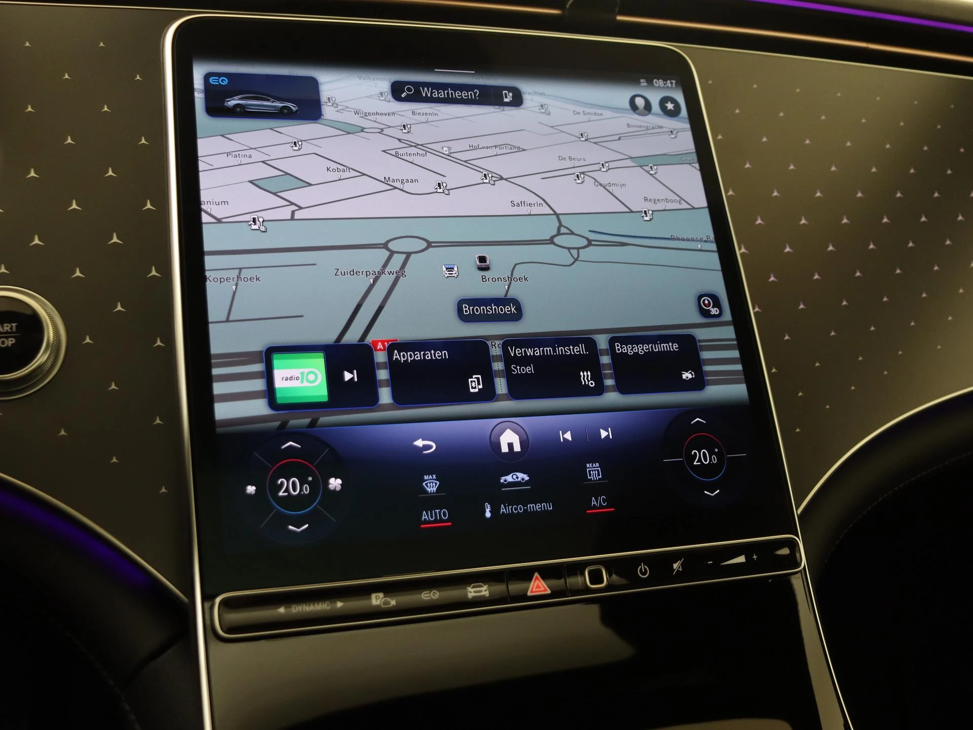 Mercedes-Benz-EQE-image-18