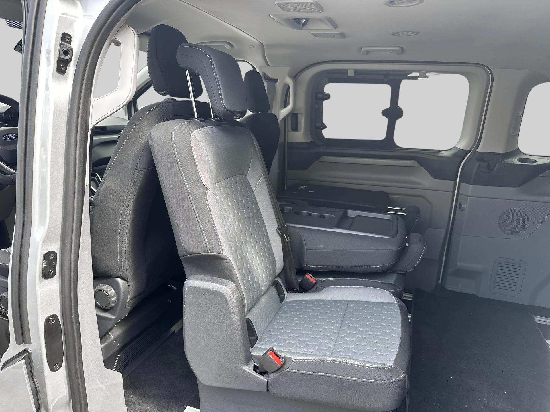 Ford-Tourneo Custom-image-15