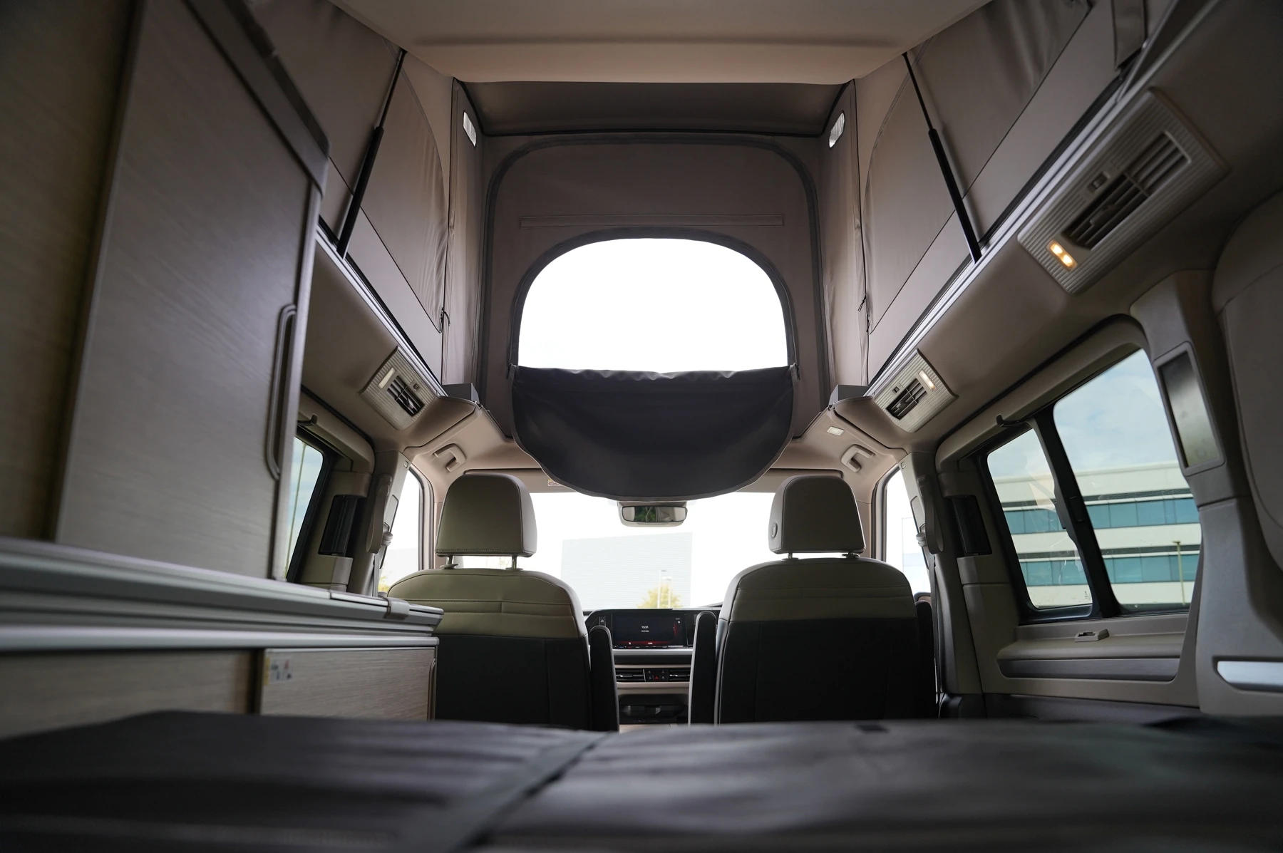 Volkswagen-California-image-37