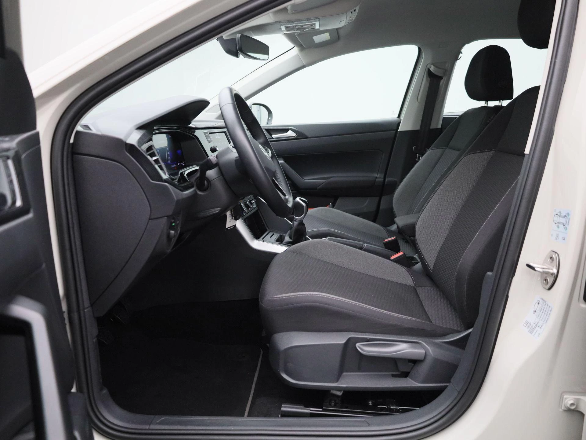 Volkswagen-Taigo-image-10