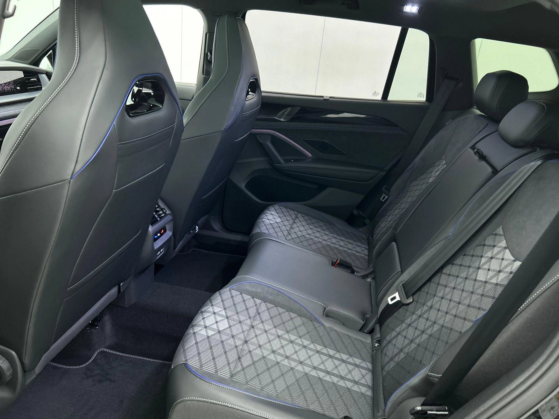 Volkswagen Tayron 1.5 eHybrid R-Line Edition