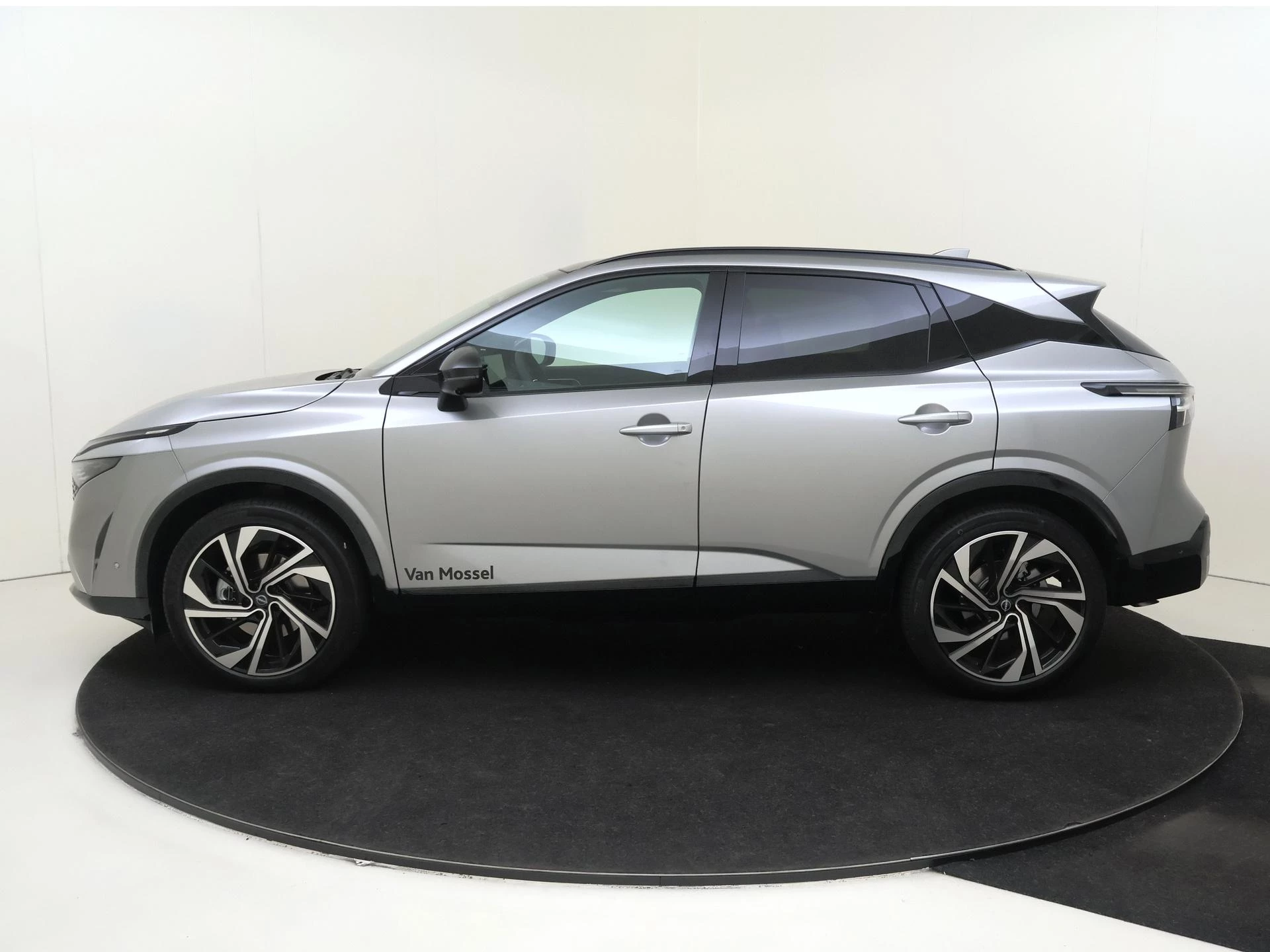 Nissan-QASHQAI-image-7