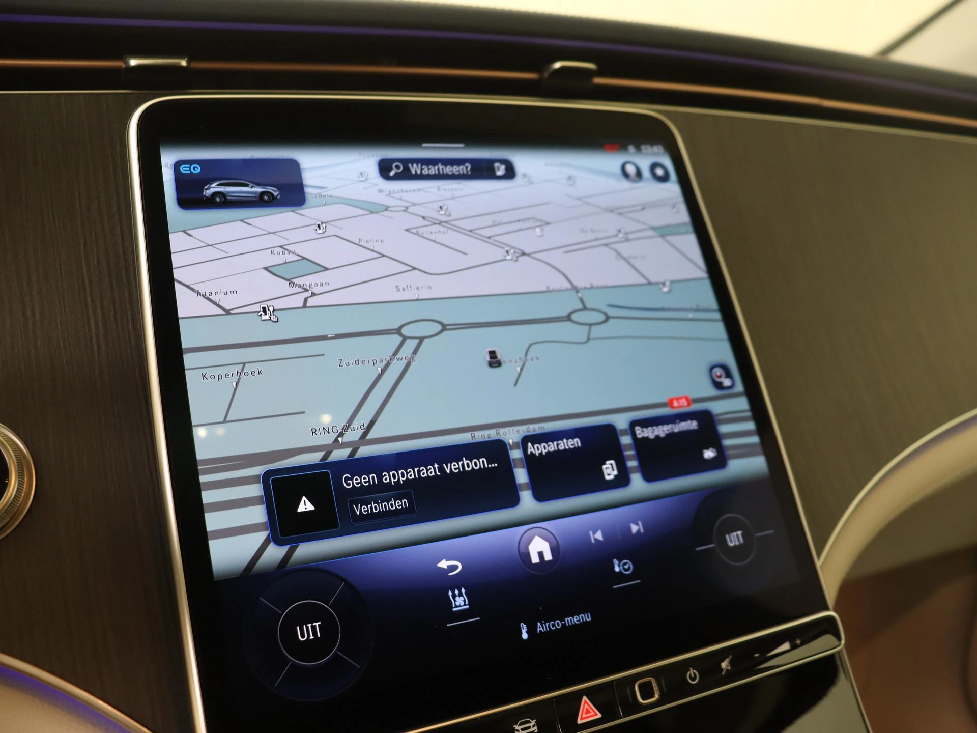 Mercedes-Benz-EQE-image-17