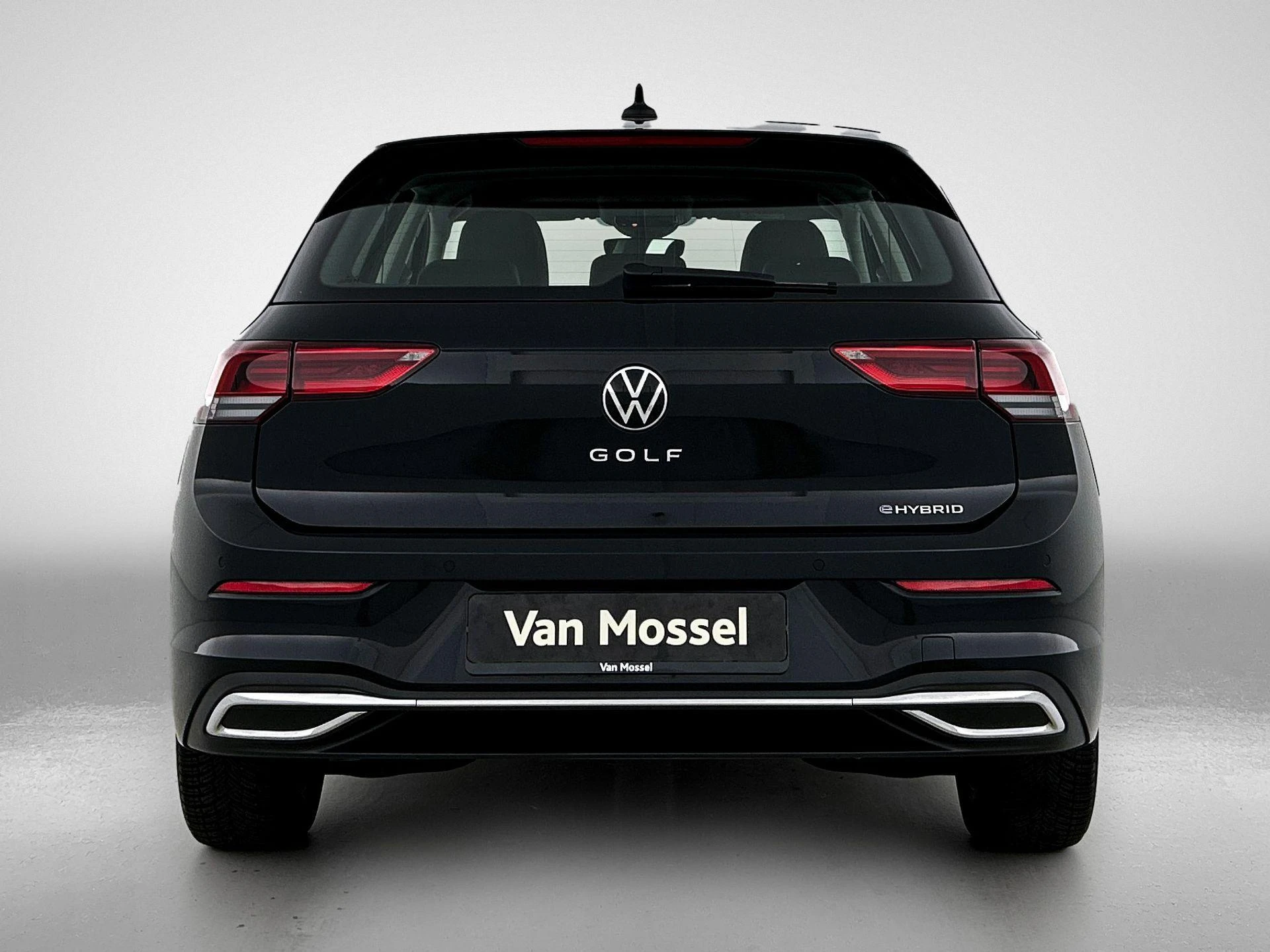 Volkswagen-Golf-image-4