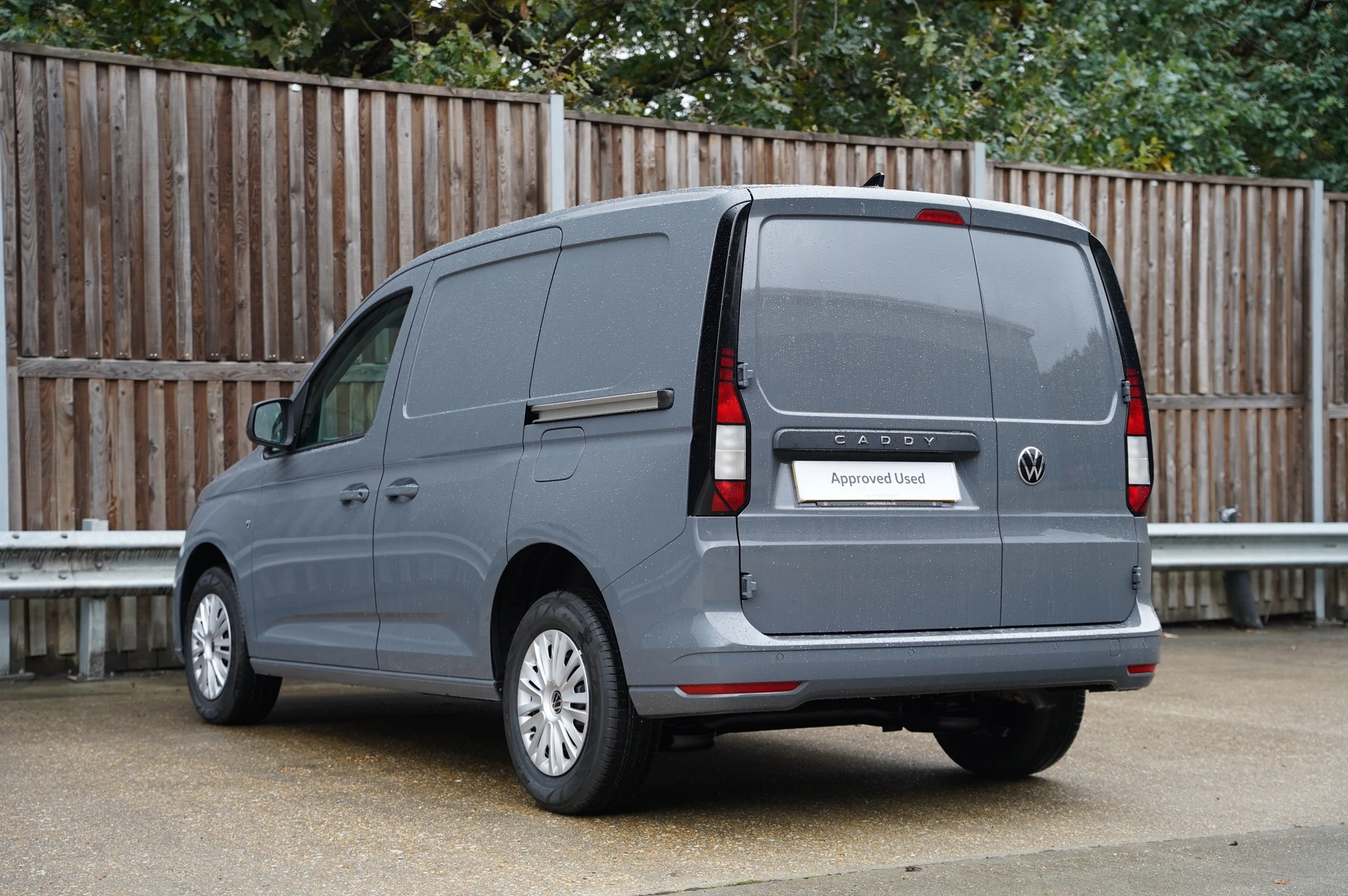 Volkswagen-Caddy-image-2