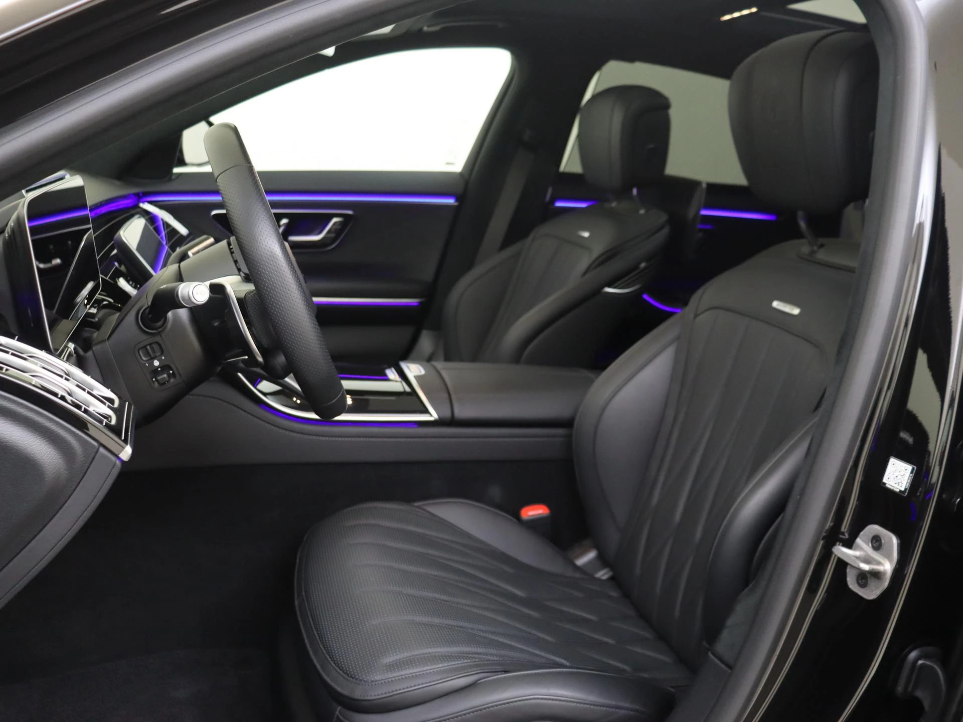 Mercedes-Benz-S-Klasse-image-19