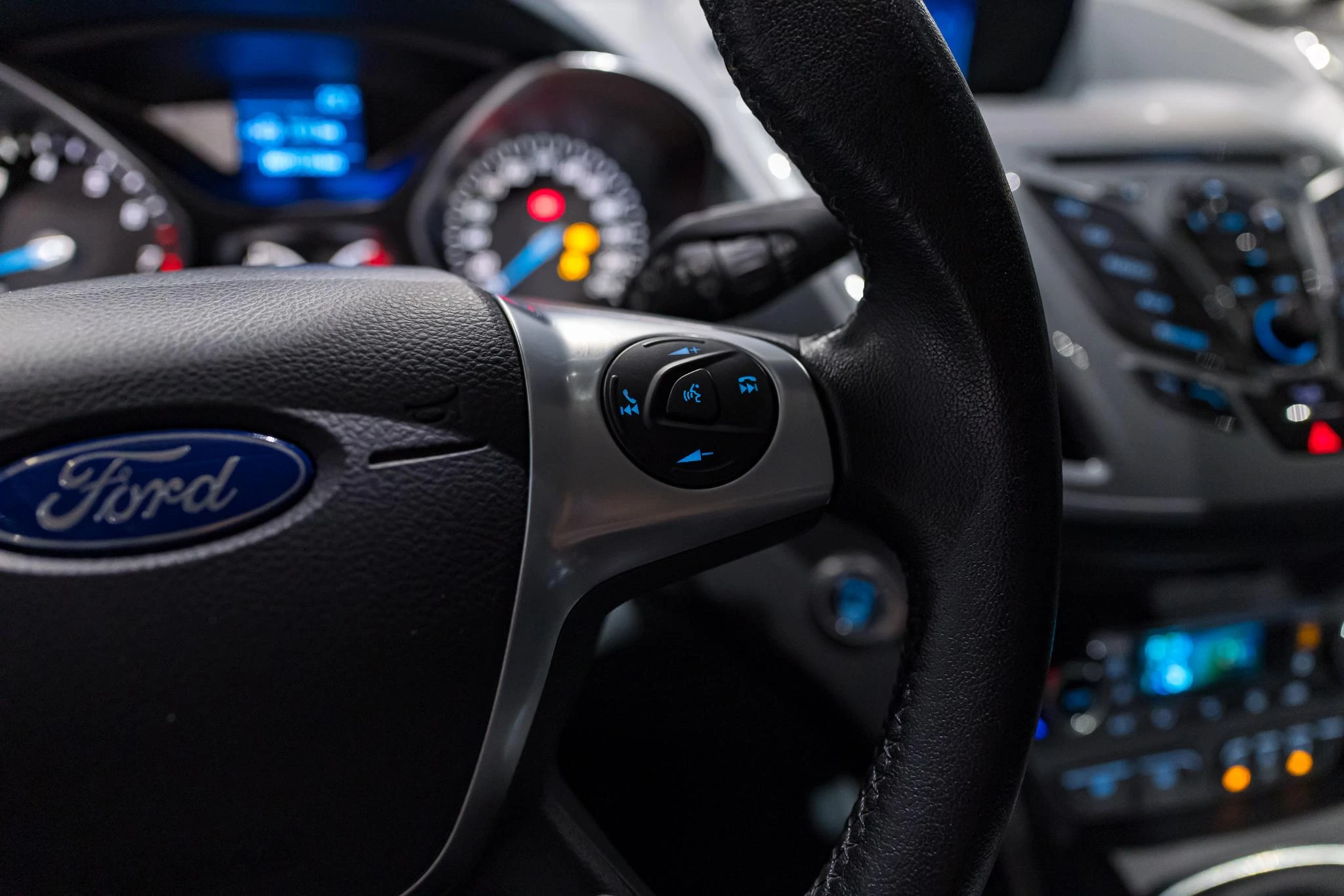 Ford-C-MAX-image-23