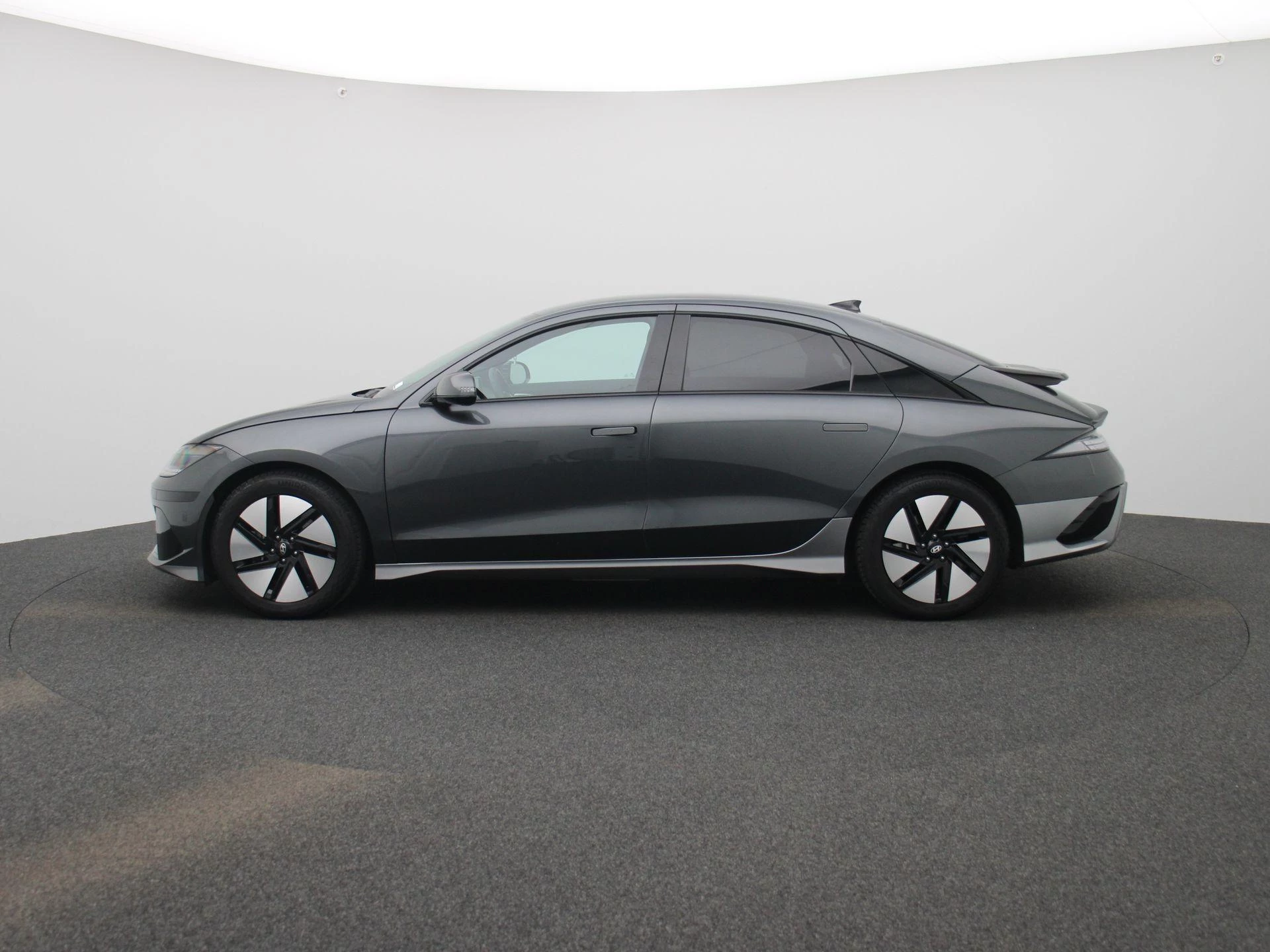 Hyundai-IONIQ 6-image-3