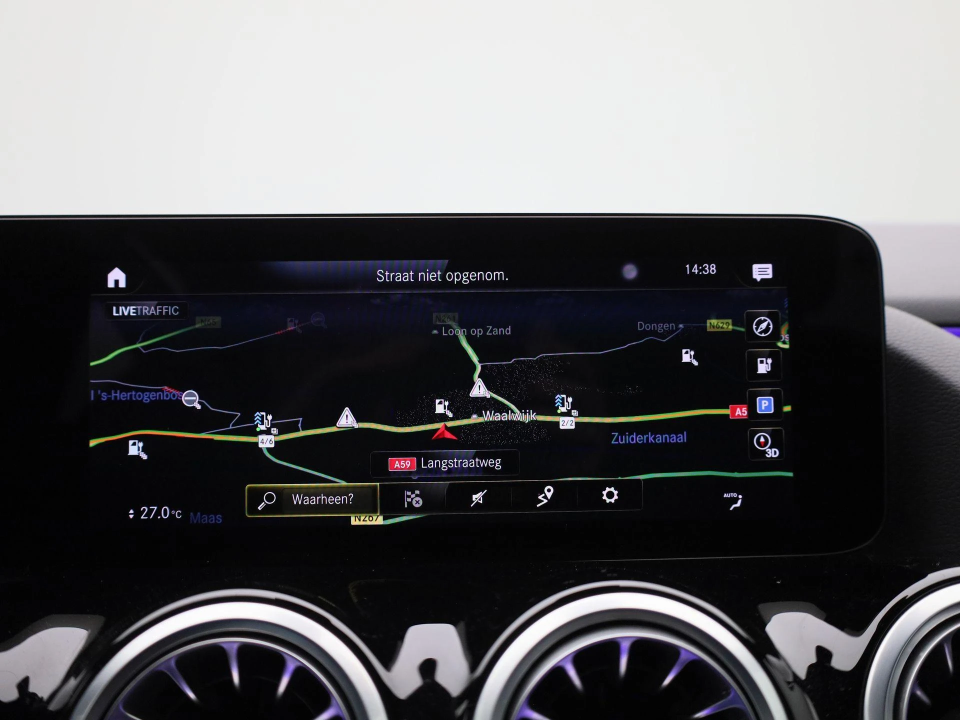 Mercedes-Benz-EQA-image-16