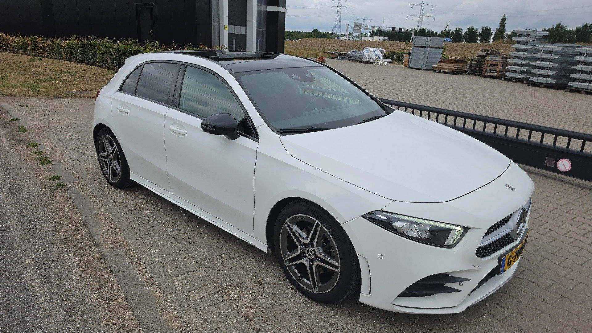Mercedes-Benz-A-Klasse-image-5