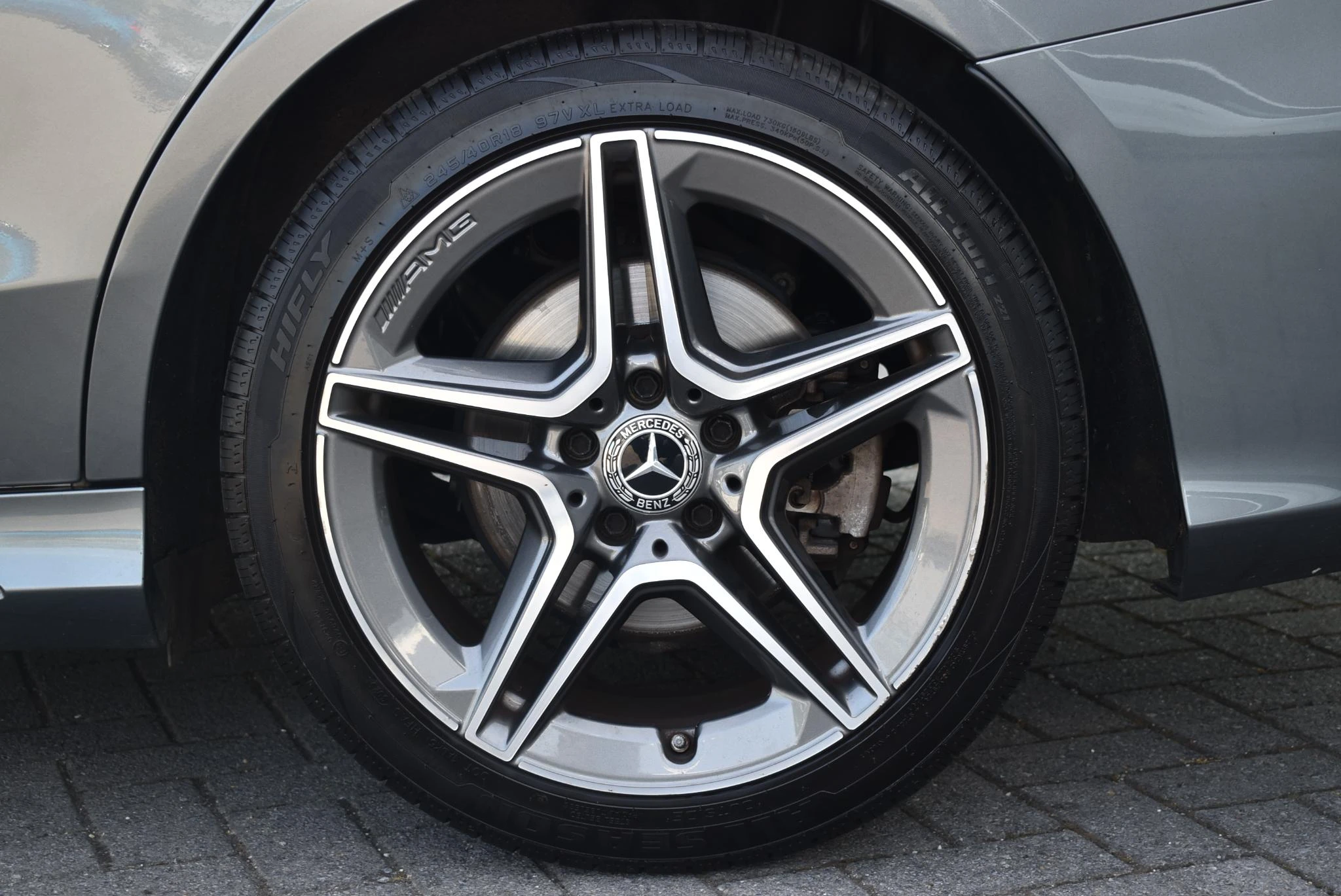 Mercedes-Benz-C-Klasse-image-10