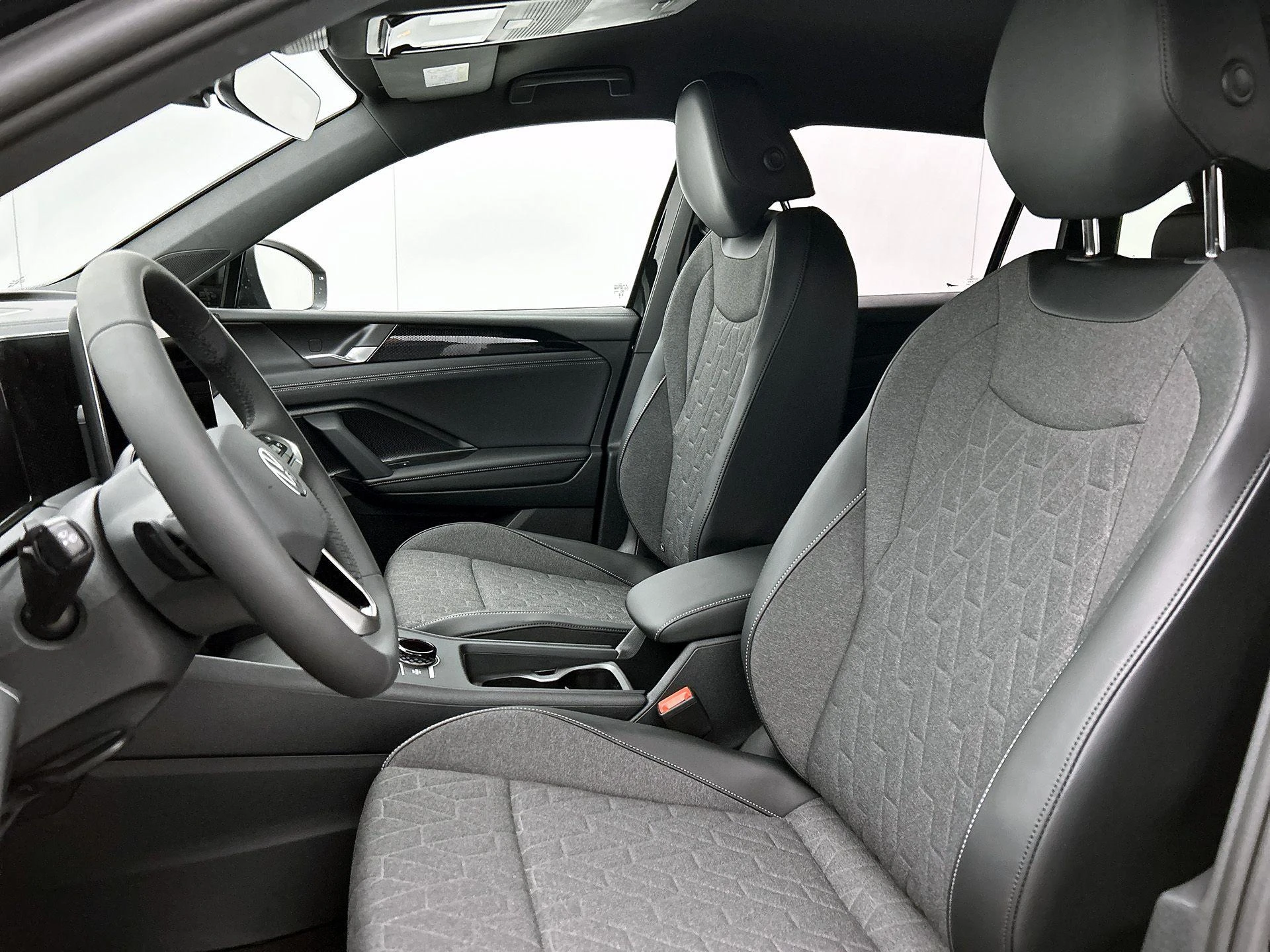 Volkswagen-Tiguan-image-34
