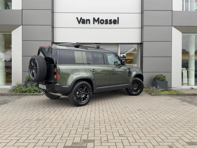 Land Rover-Defender-image-4