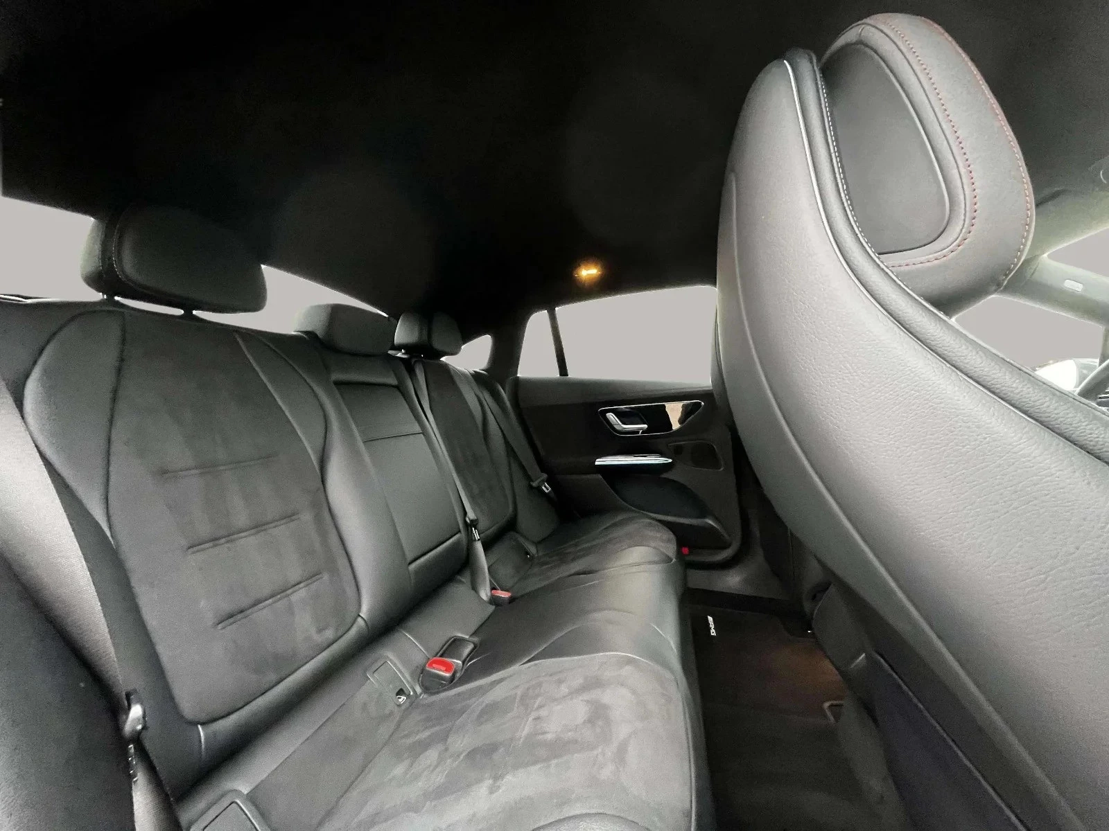 Mercedes-Benz-EQE-image-14