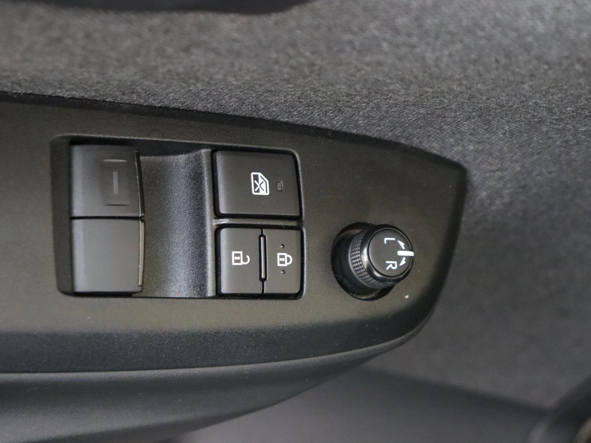 Toyota-Yaris-image-25