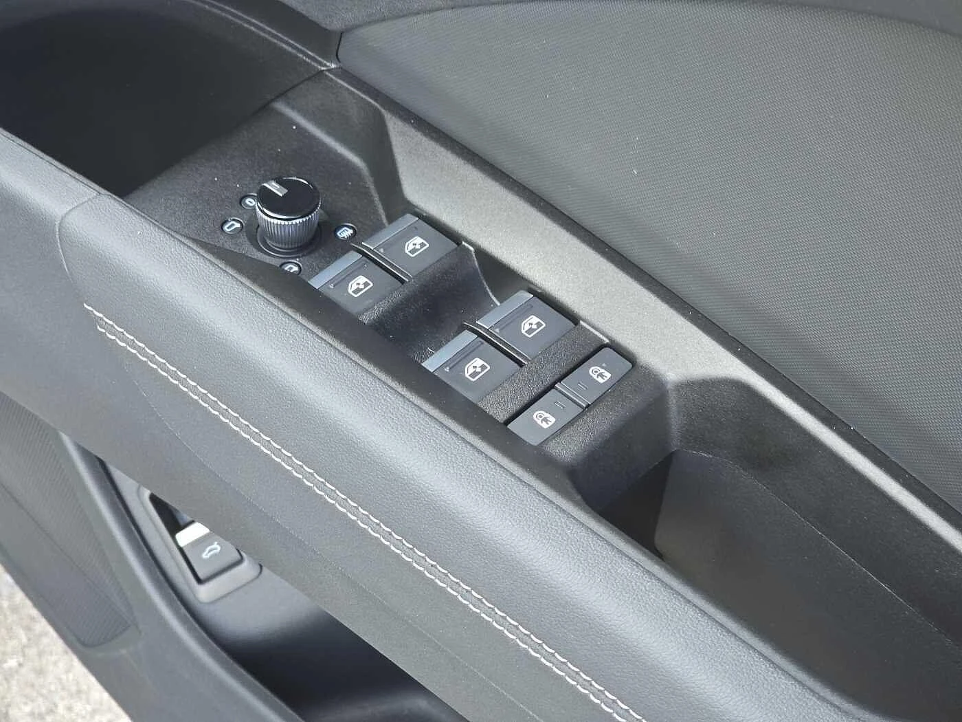 Audi-Q4 e-tron-image-42
