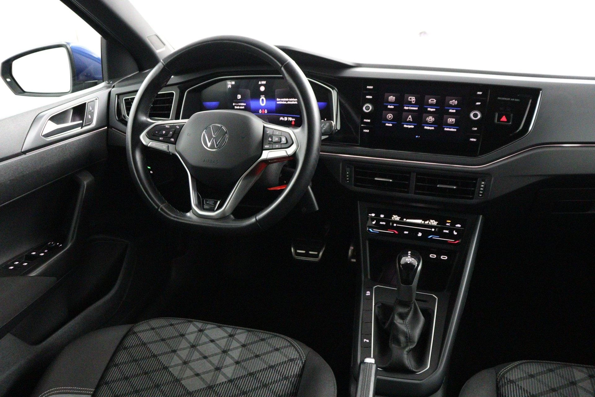 Volkswagen-Polo-image-62