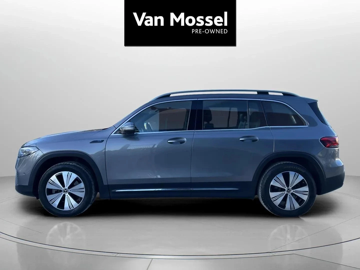 Mercedes-Benz-EQB-image-7