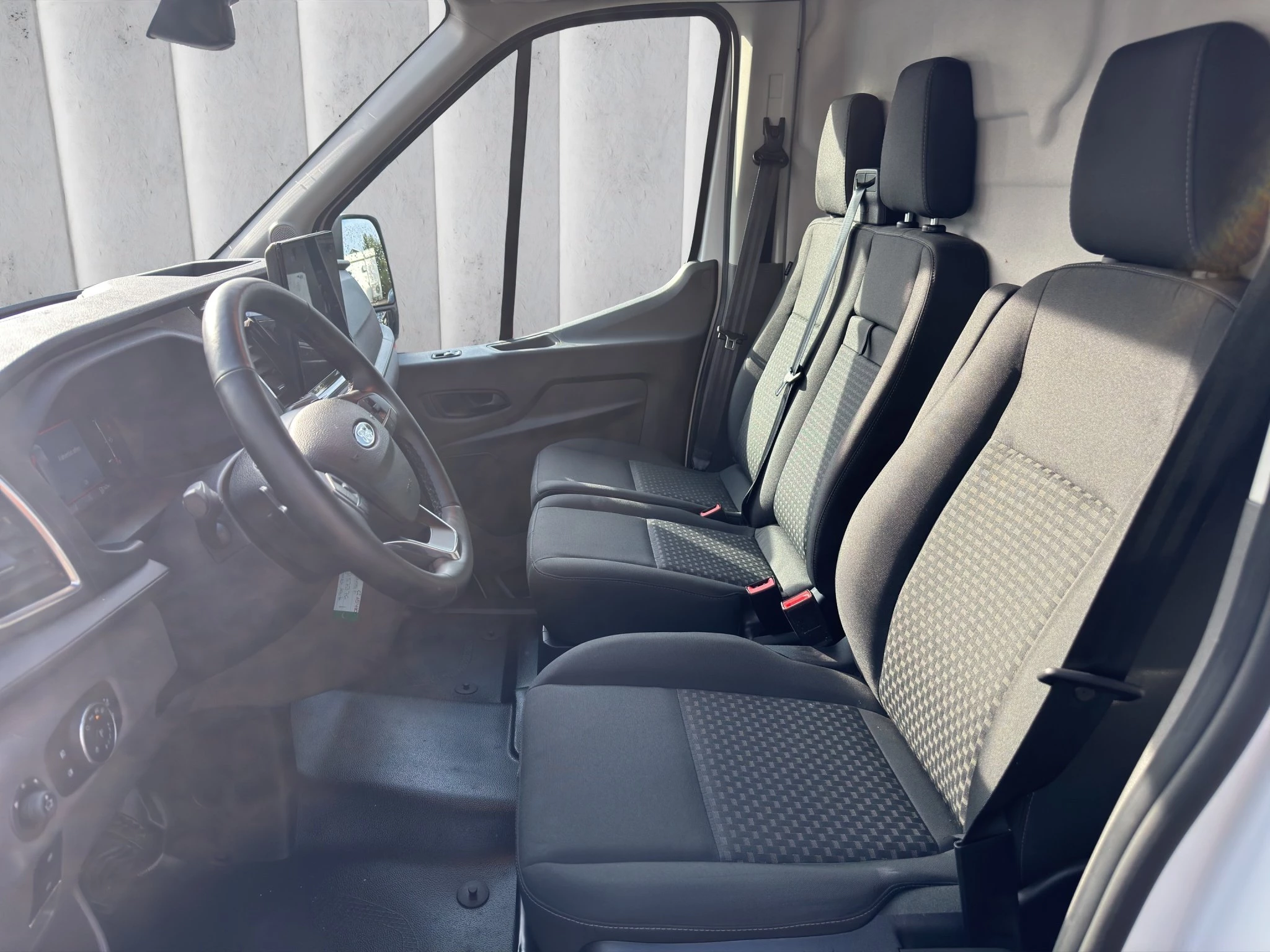 Ford-Transit-image-1