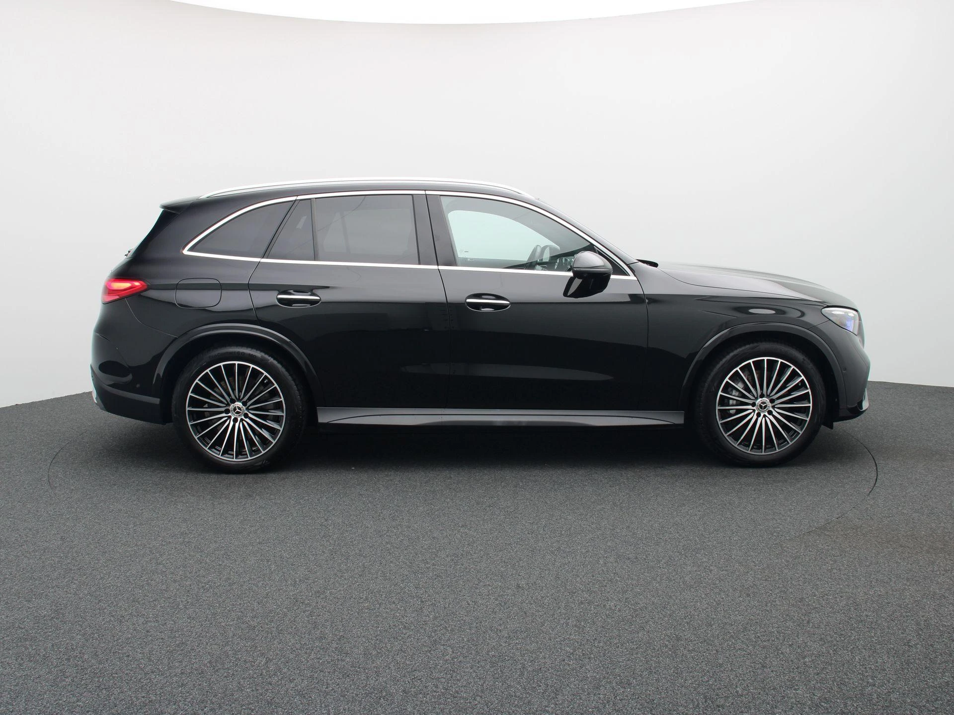 Mercedes-Benz-GLC-image-5