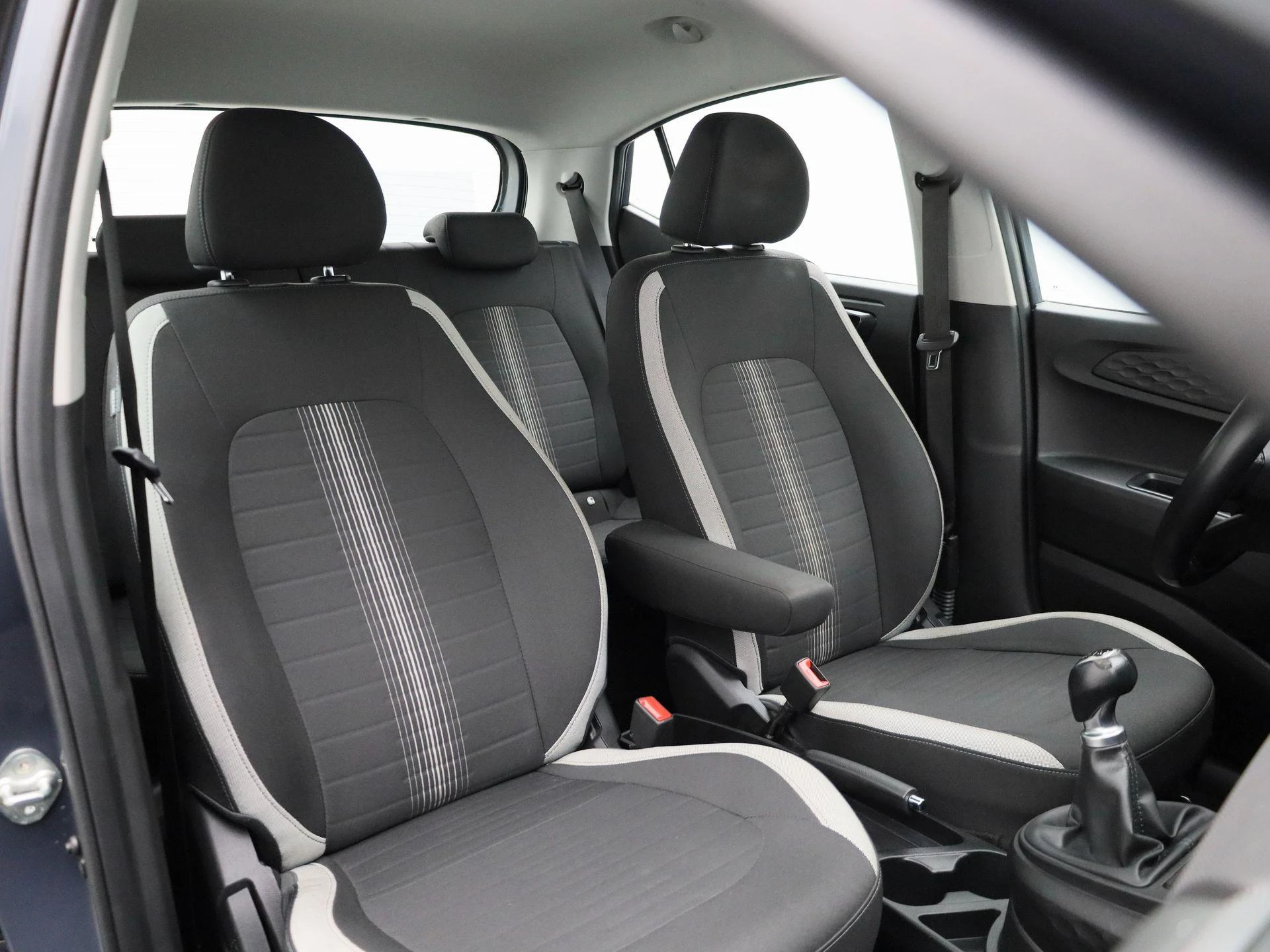 Hyundai-i10-image-32