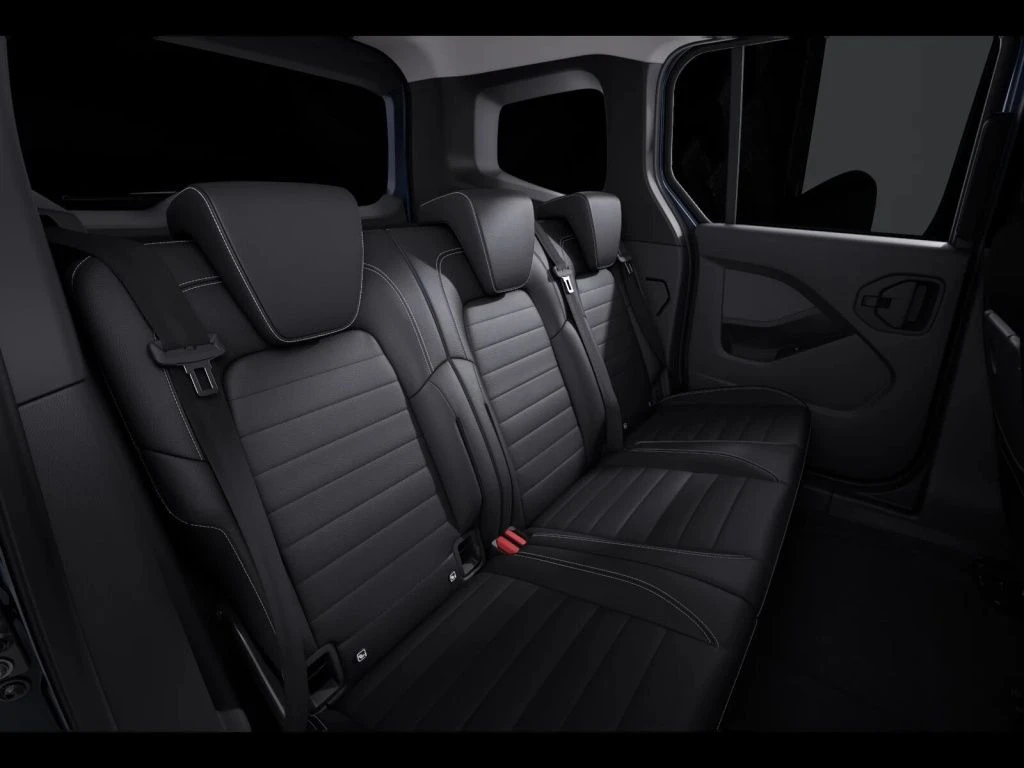 Mercedes-Benz-T-Klasse 180 d-image-10