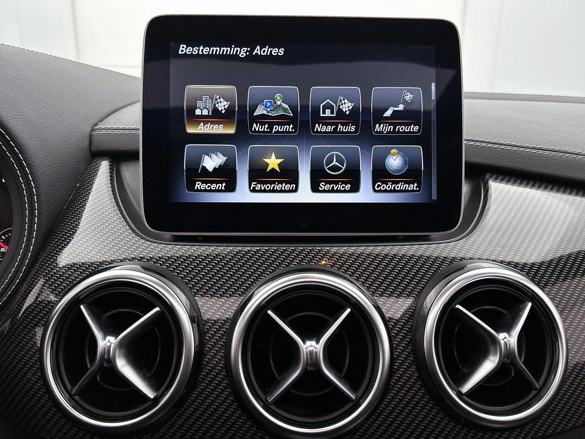 Mercedes-Benz-B-Klasse-image-23