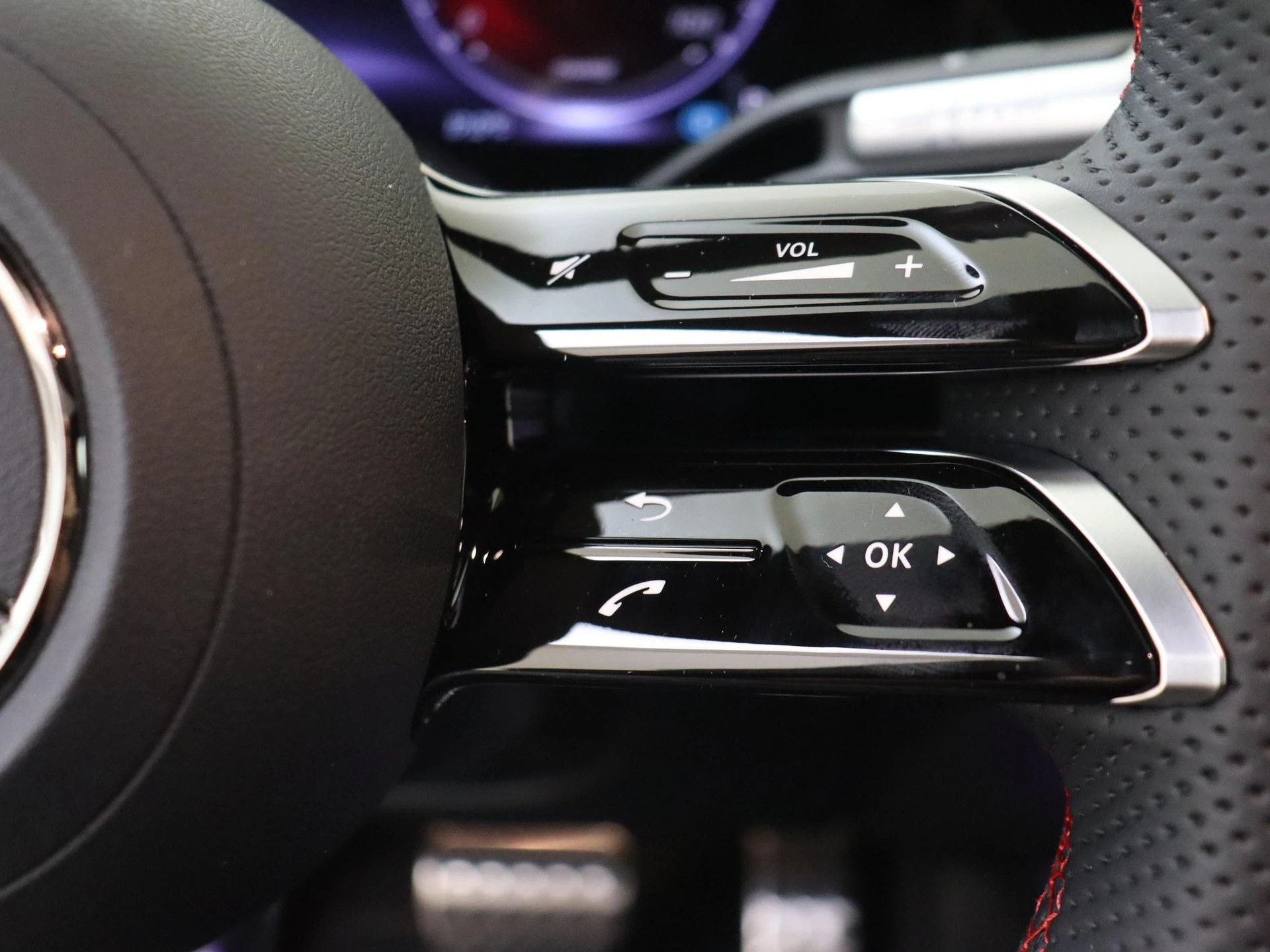 Mercedes-Benz-CLA-image-14