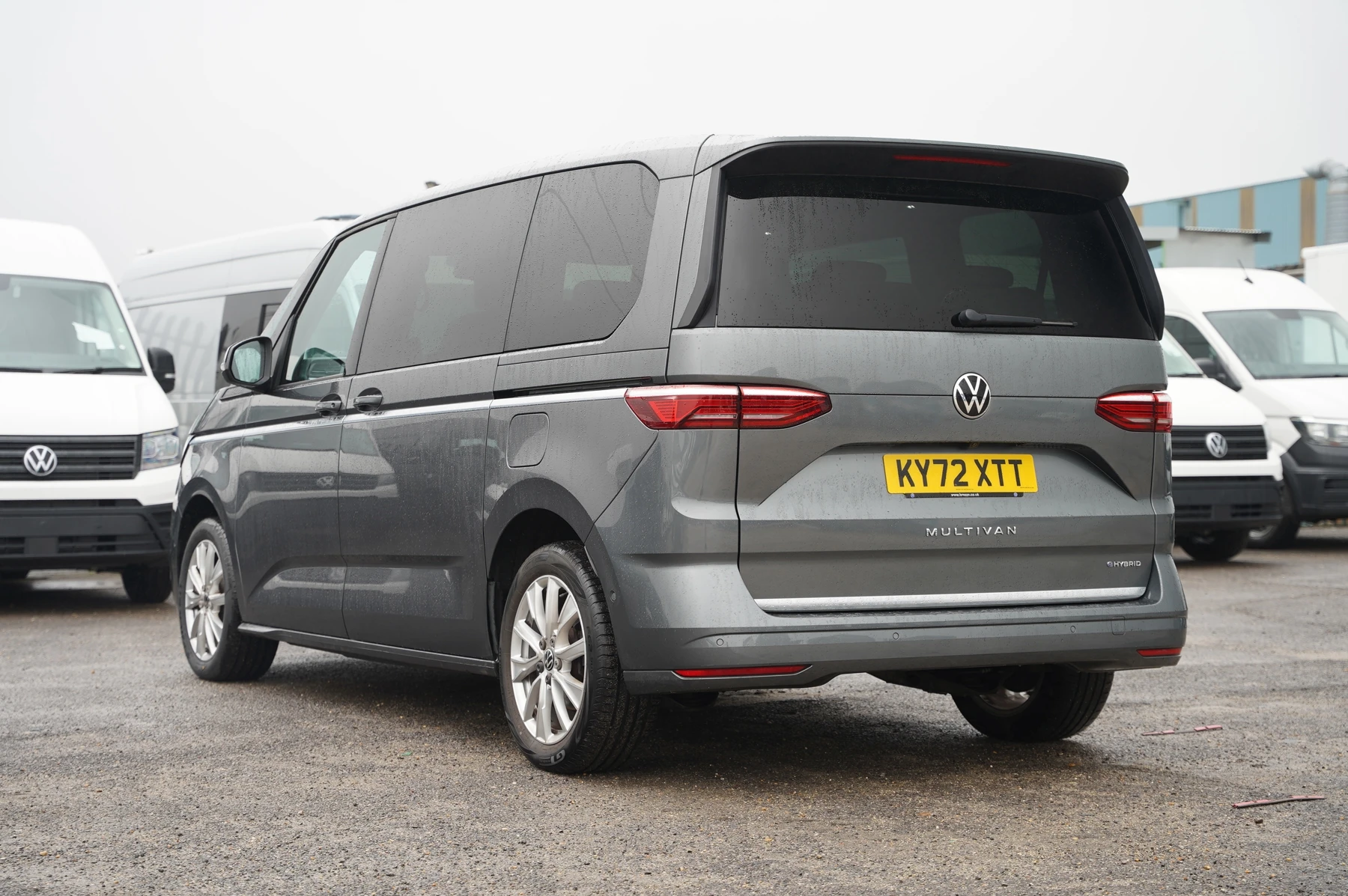 Volkswagen-Multivan-image-2