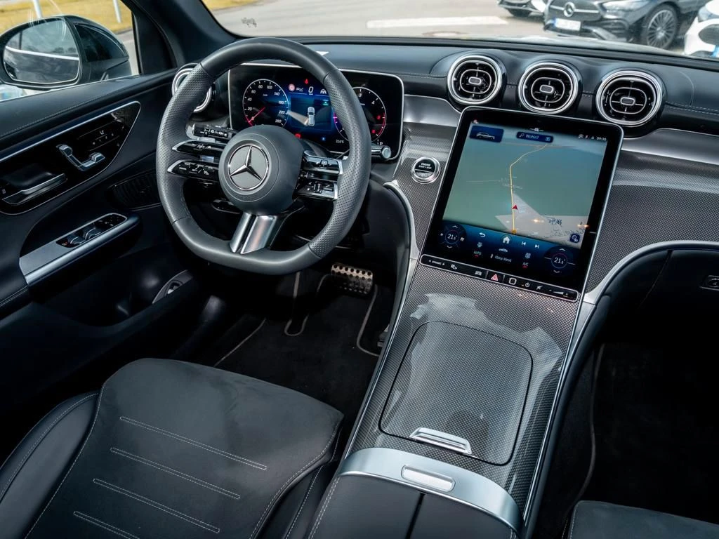 Mercedes-Benz-GLC 300 d-image-8