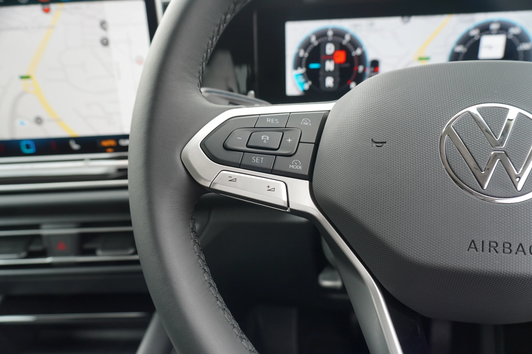 Volkswagen-Tiguan-image-31