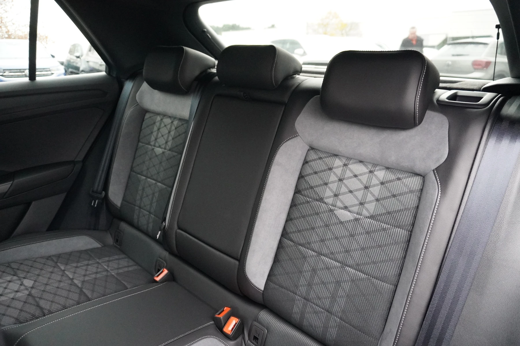 Volkswagen-T-Roc-image-49