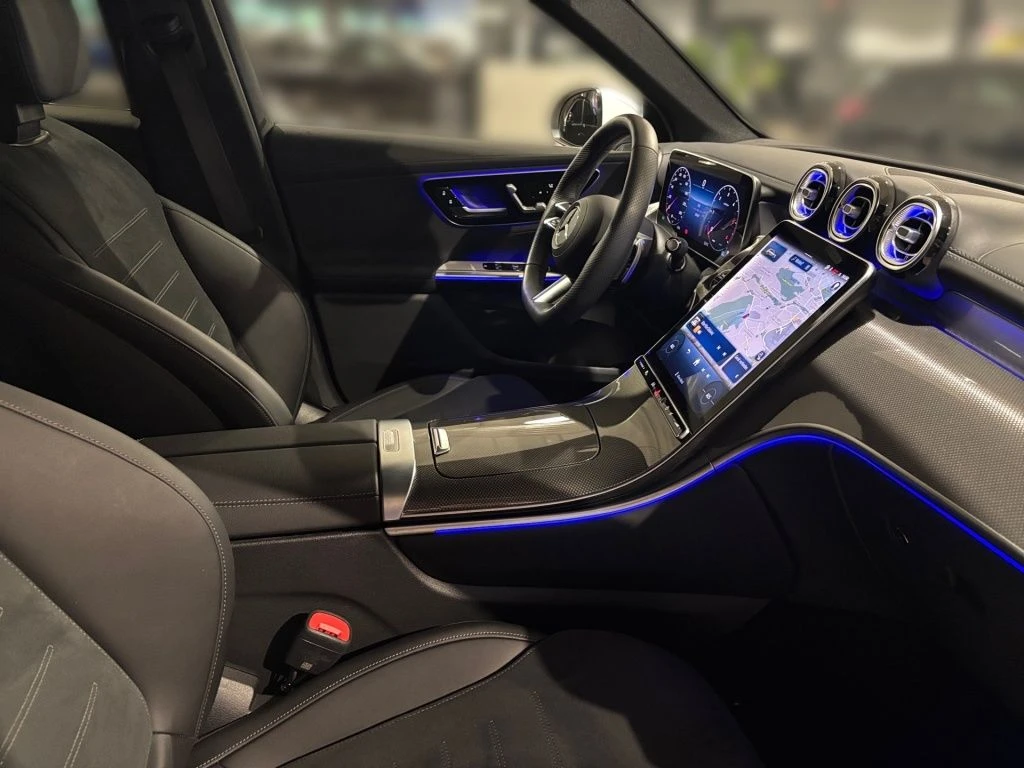 Mercedes-Benz-GLC 300 d-image-15