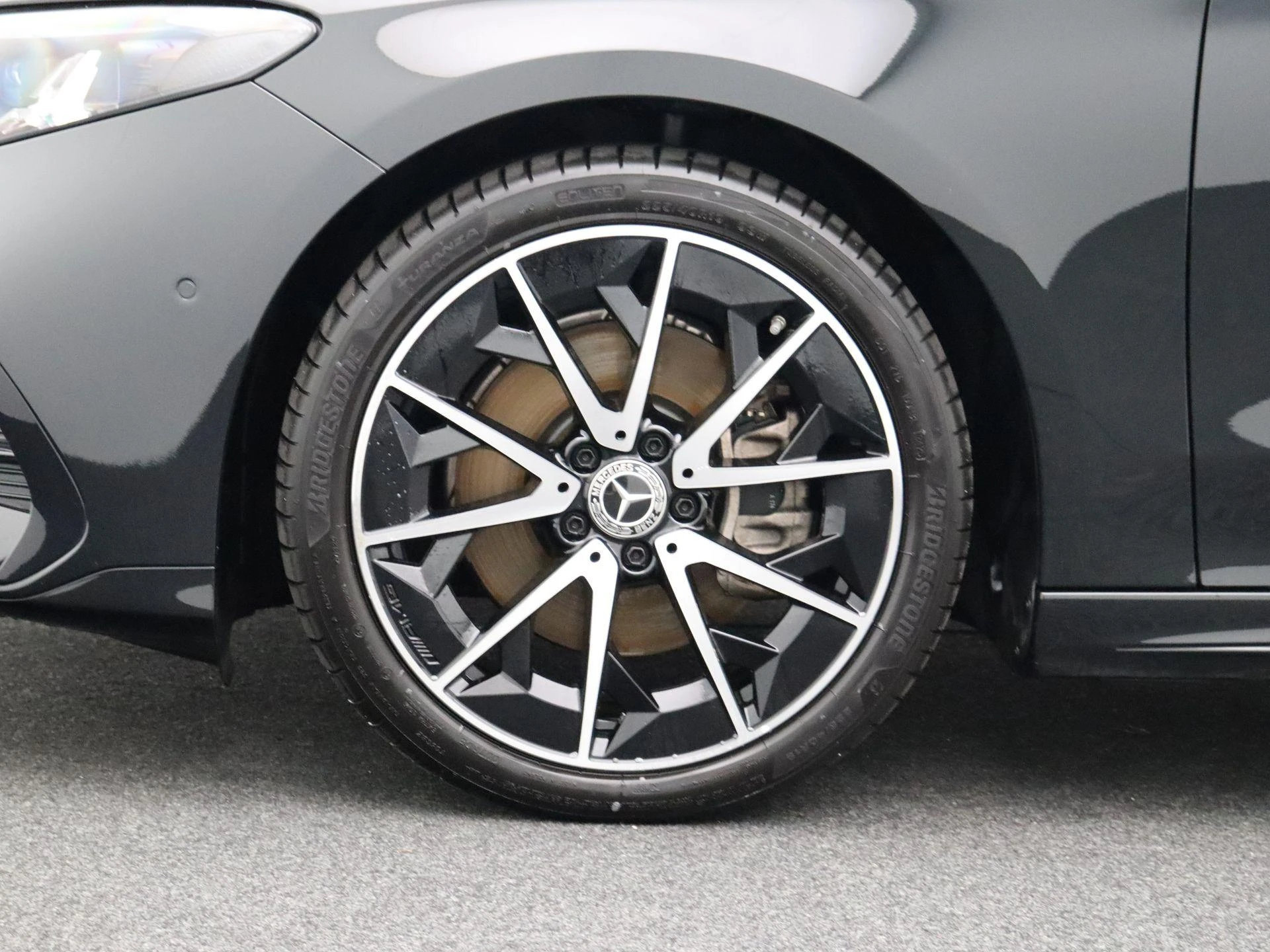 Mercedes-Benz-CLA-image-6