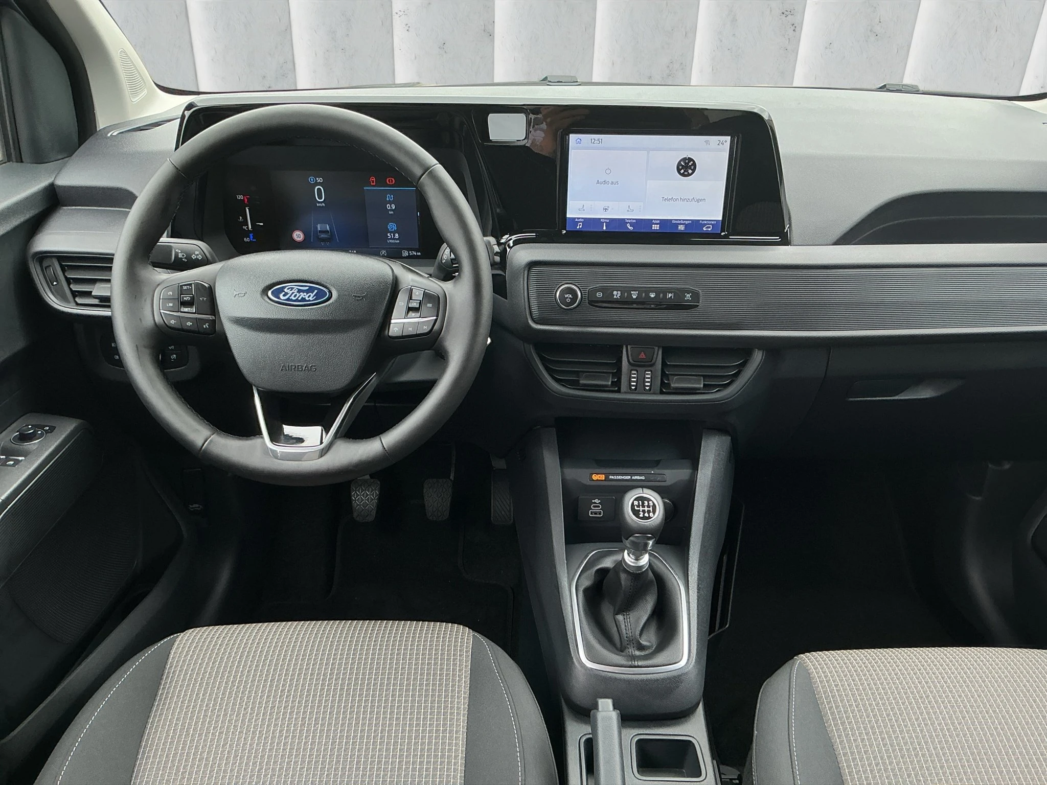 Ford-Tourneo Courier-image-11