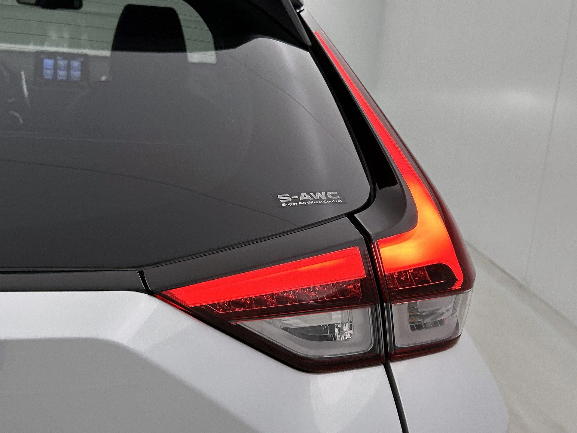 Mitsubishi-Eclipse Cross-image-14