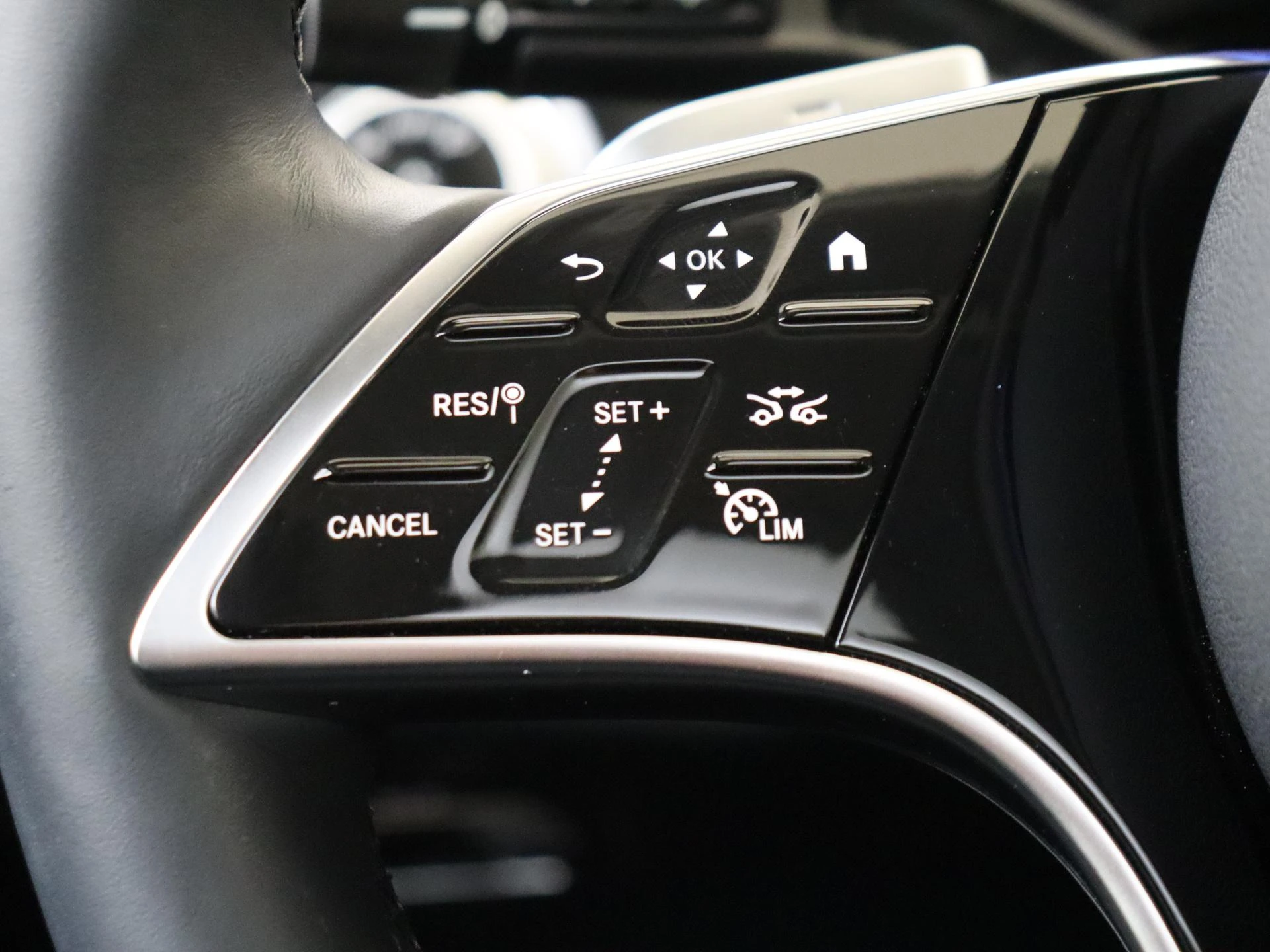 Mercedes-Benz-E-Klasse-image-15